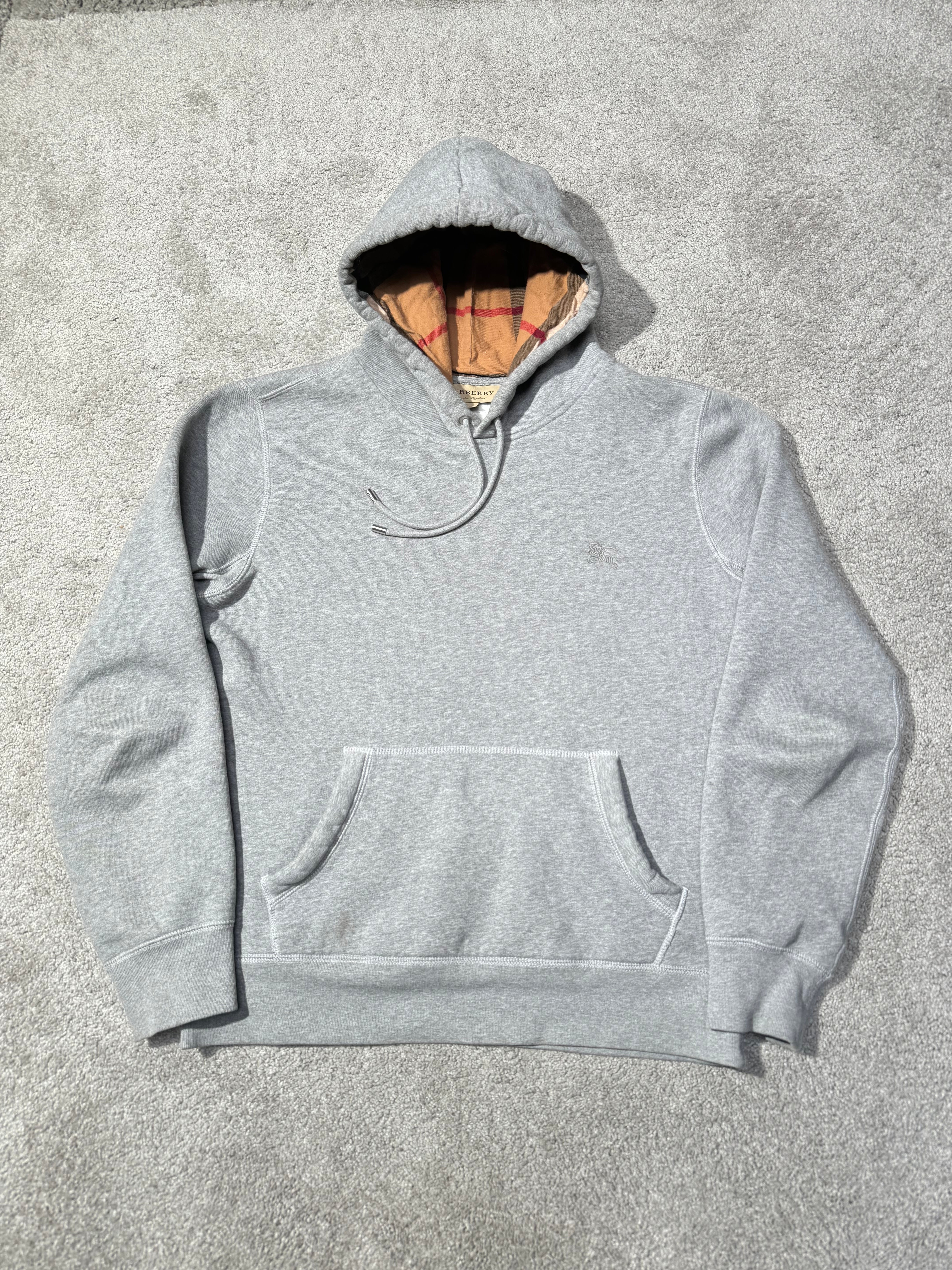 Burberry Hoodie (Fittaa S)