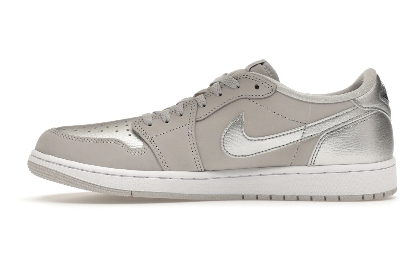 Air Jordan 1 Low OG Metallic Silver