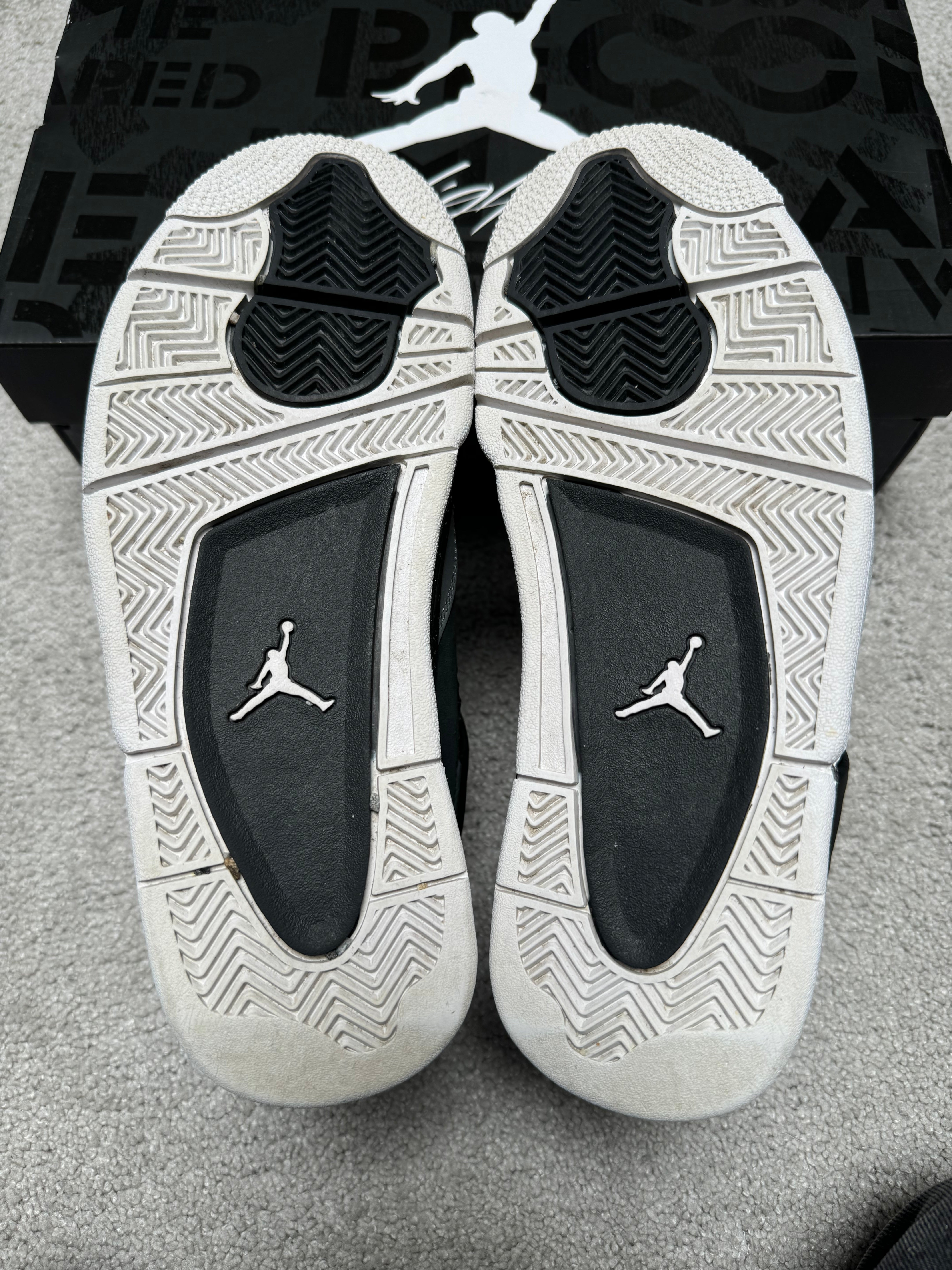 Jordan 4 Fear (EU 40)