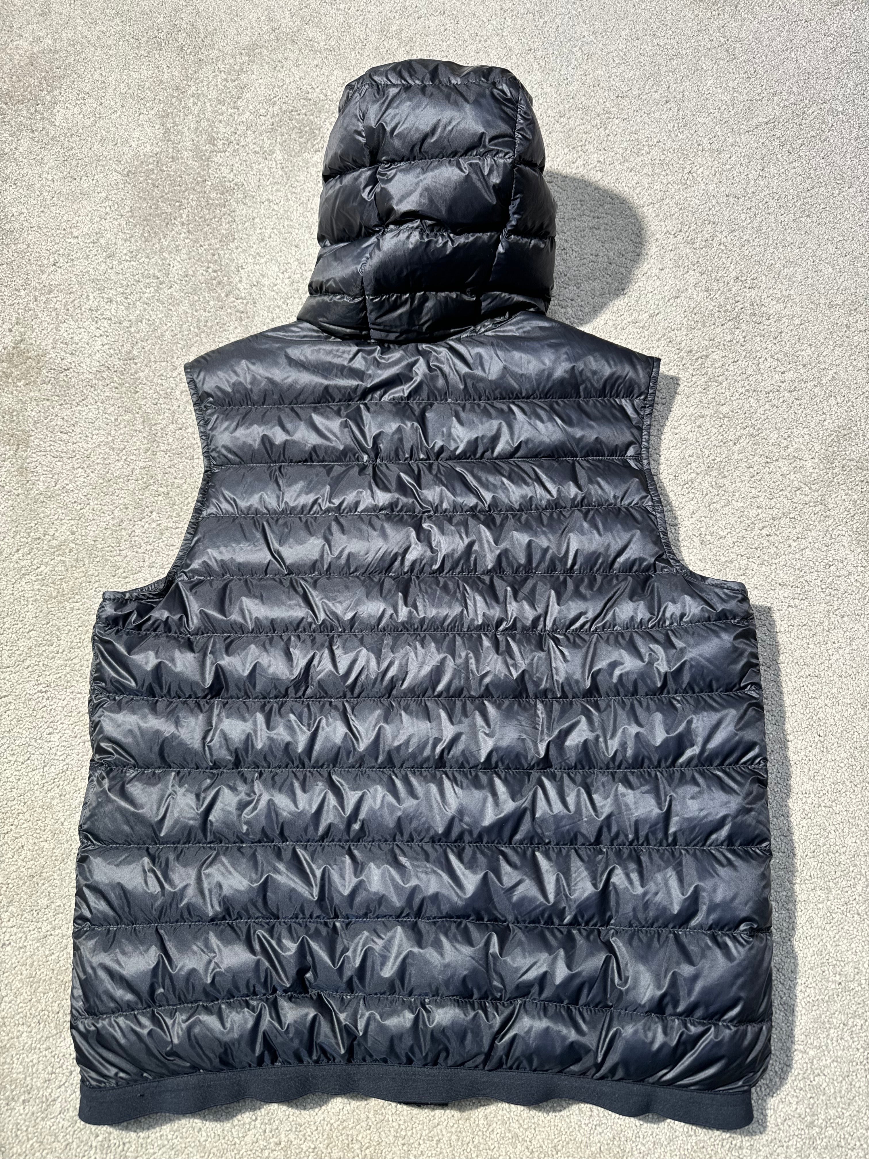 Moncler Laruns Liivi (Fittaa M)
