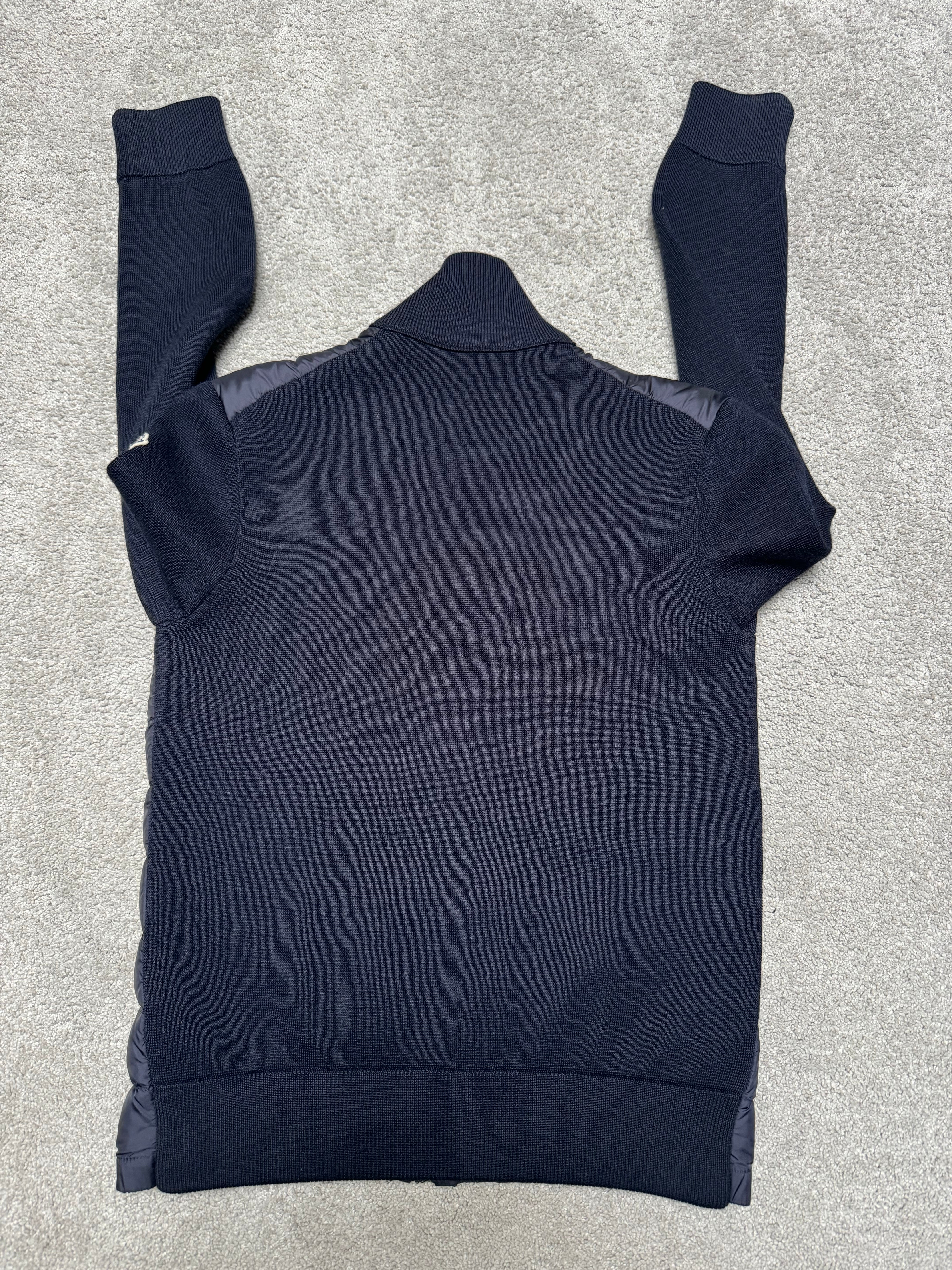 Moncler Cardigan (Fittaa S)