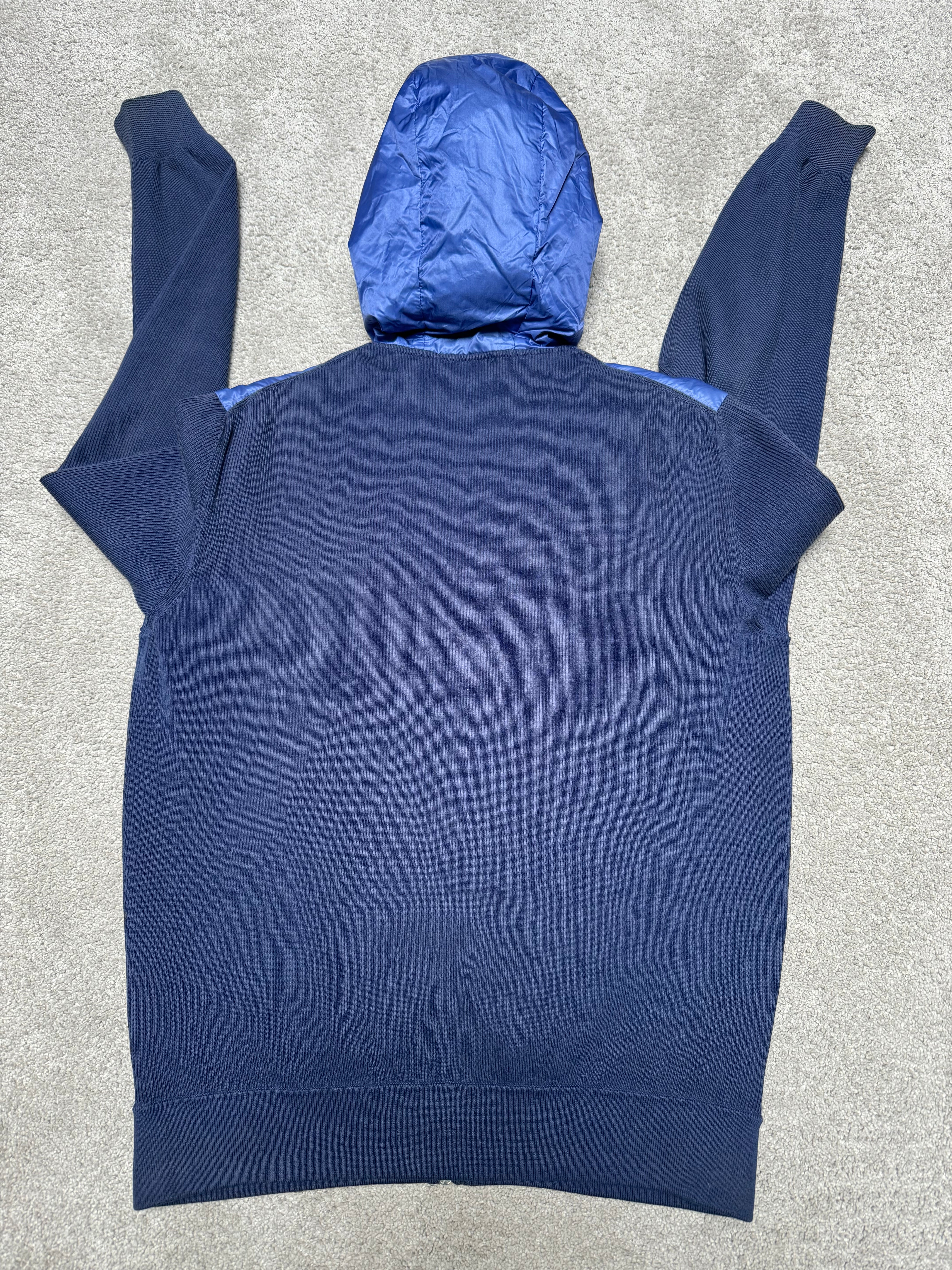 Moncler Cardigan (Fittaa M)