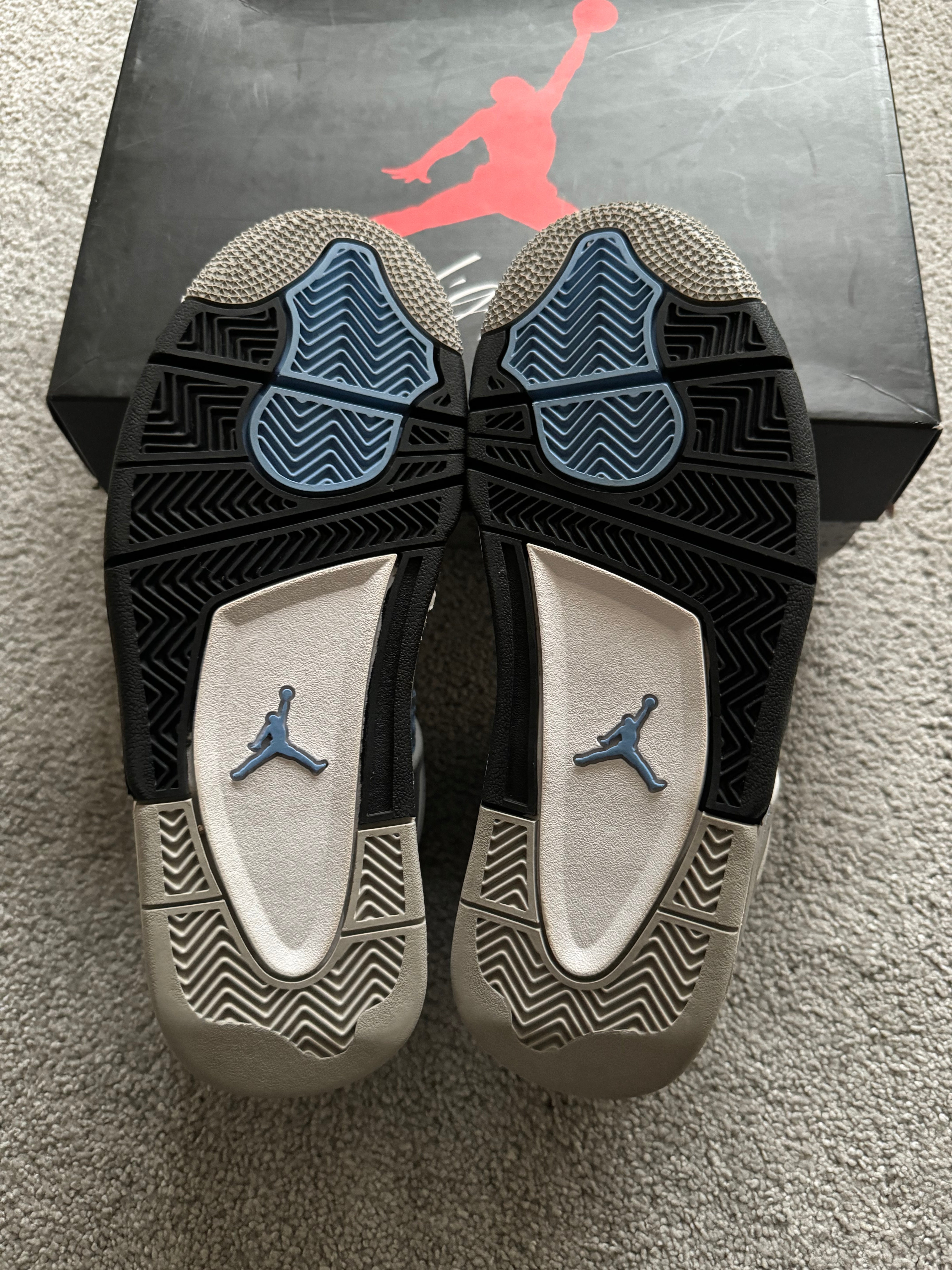 Jordan 4 University Blue (EU 38)