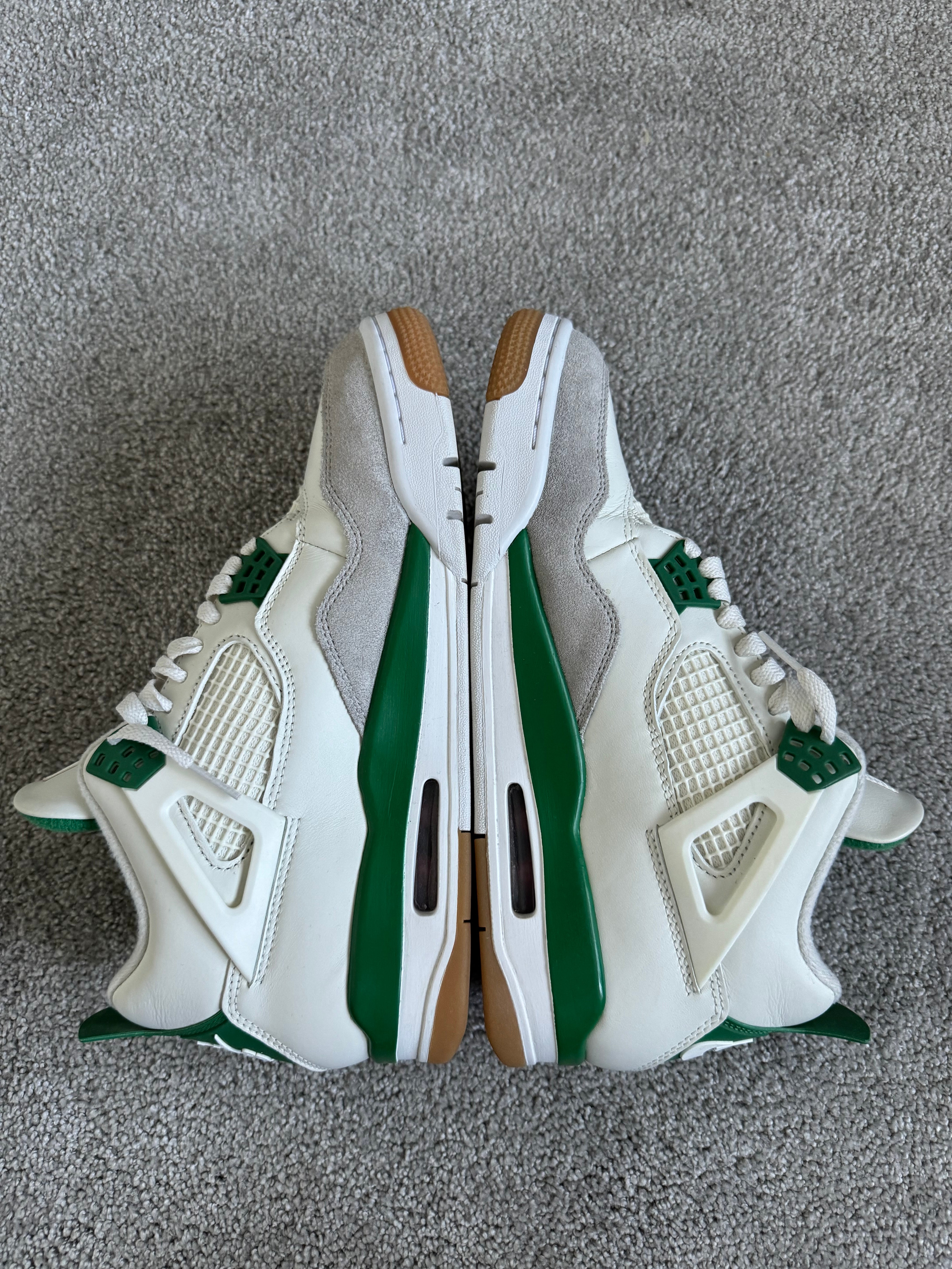 Jordan 4 Retro SB Pine Green (EU 43)