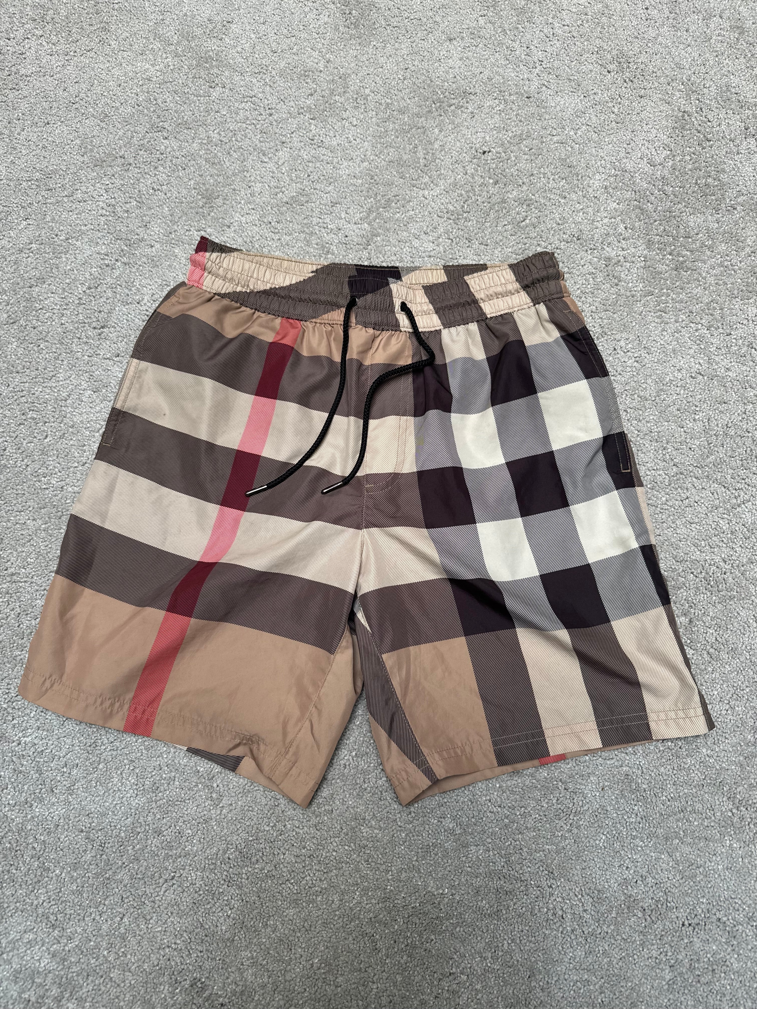 Burberry Shorts (Fittaa XS-S)