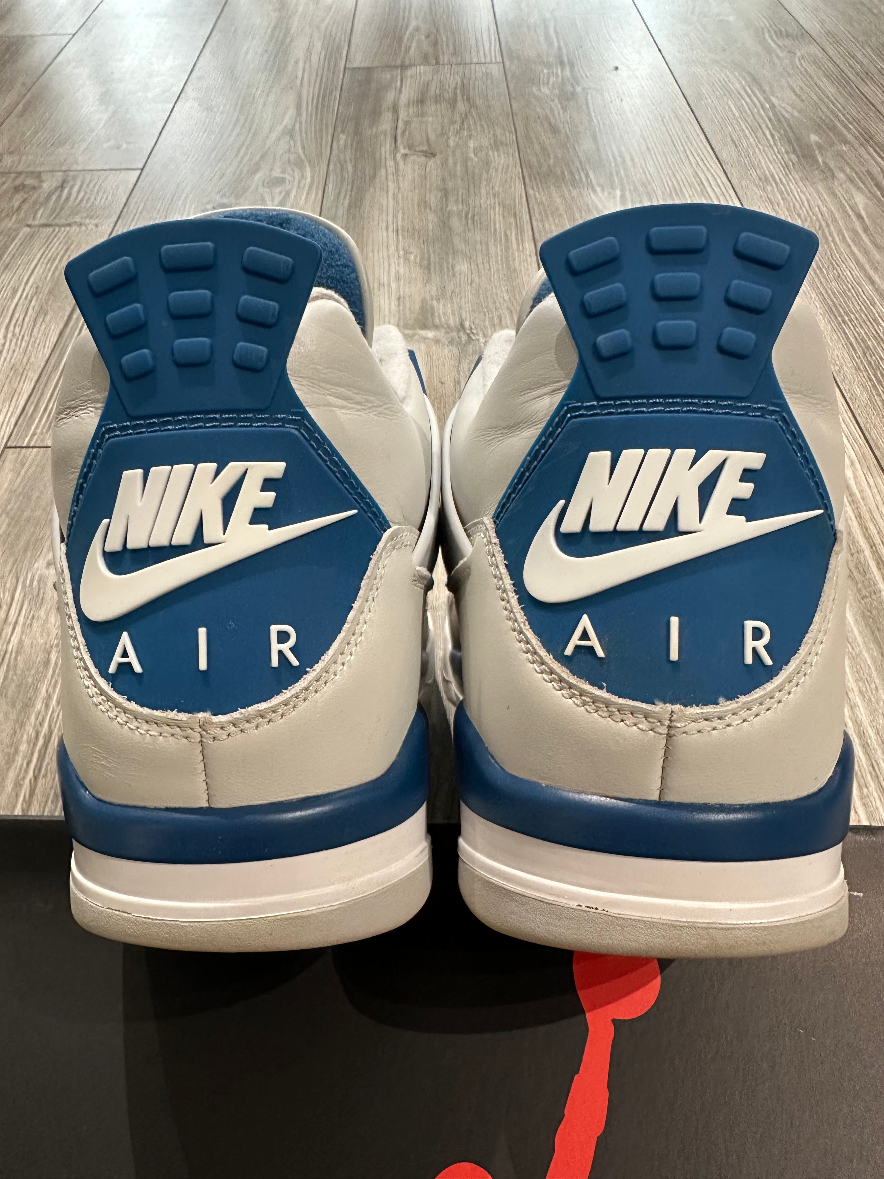 Jordan 4 MIlitary Blue (EU 45.5)