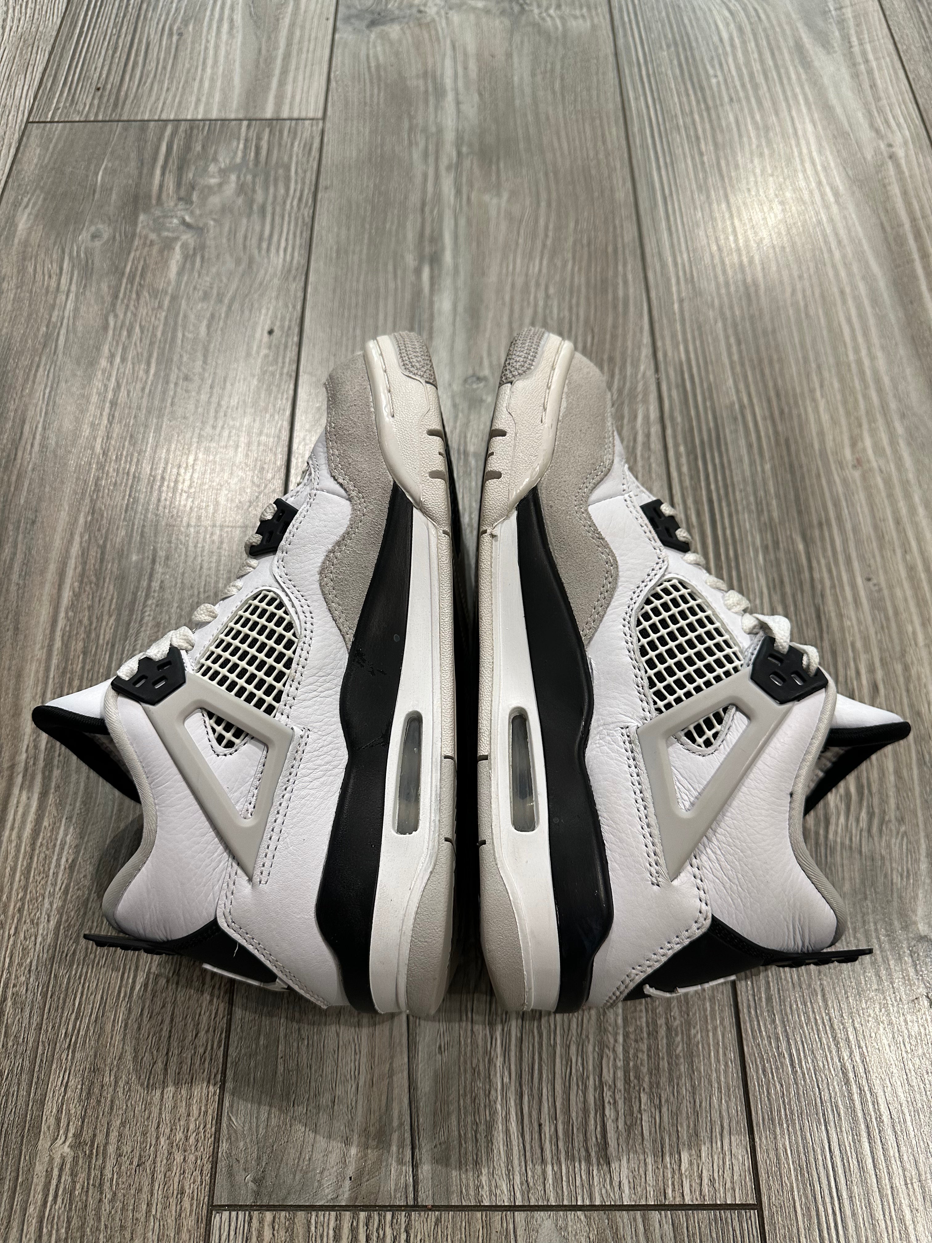 Jordan 4 Military Black (EU 38.5)