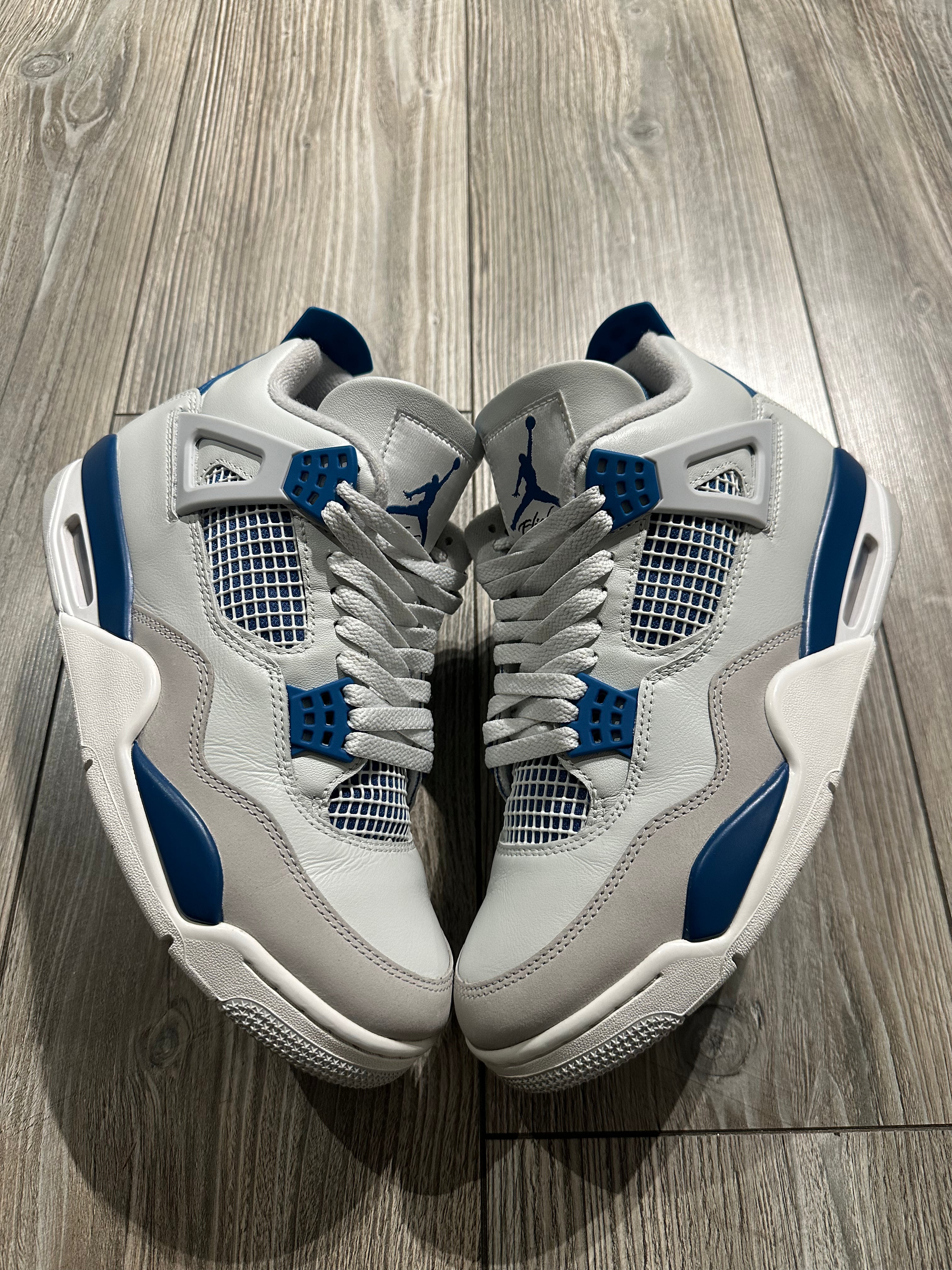 Jordan 4 Military Blue (EU42.5)