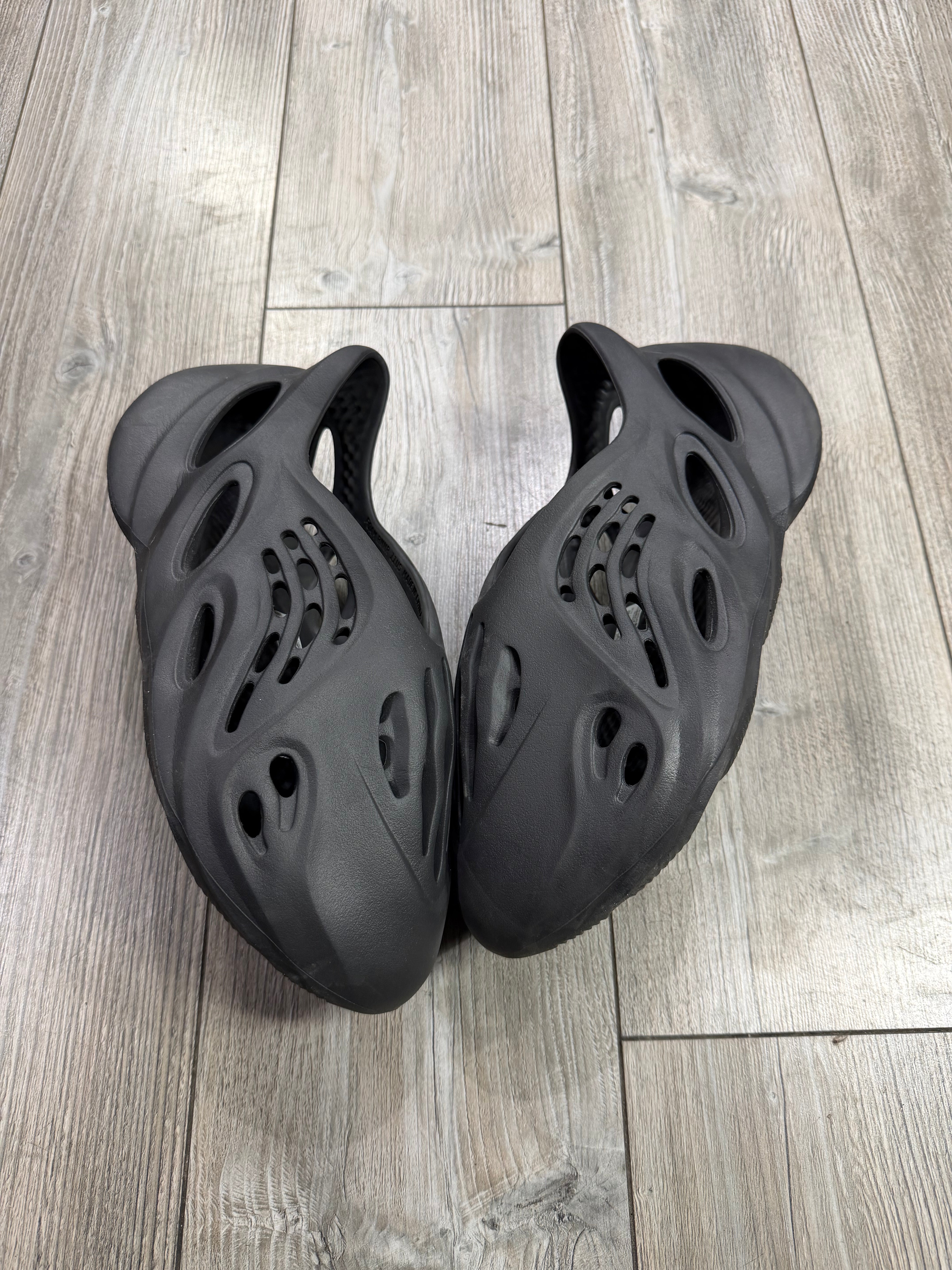 Adidas Yeezy Foam RNR Onyx (EU46)