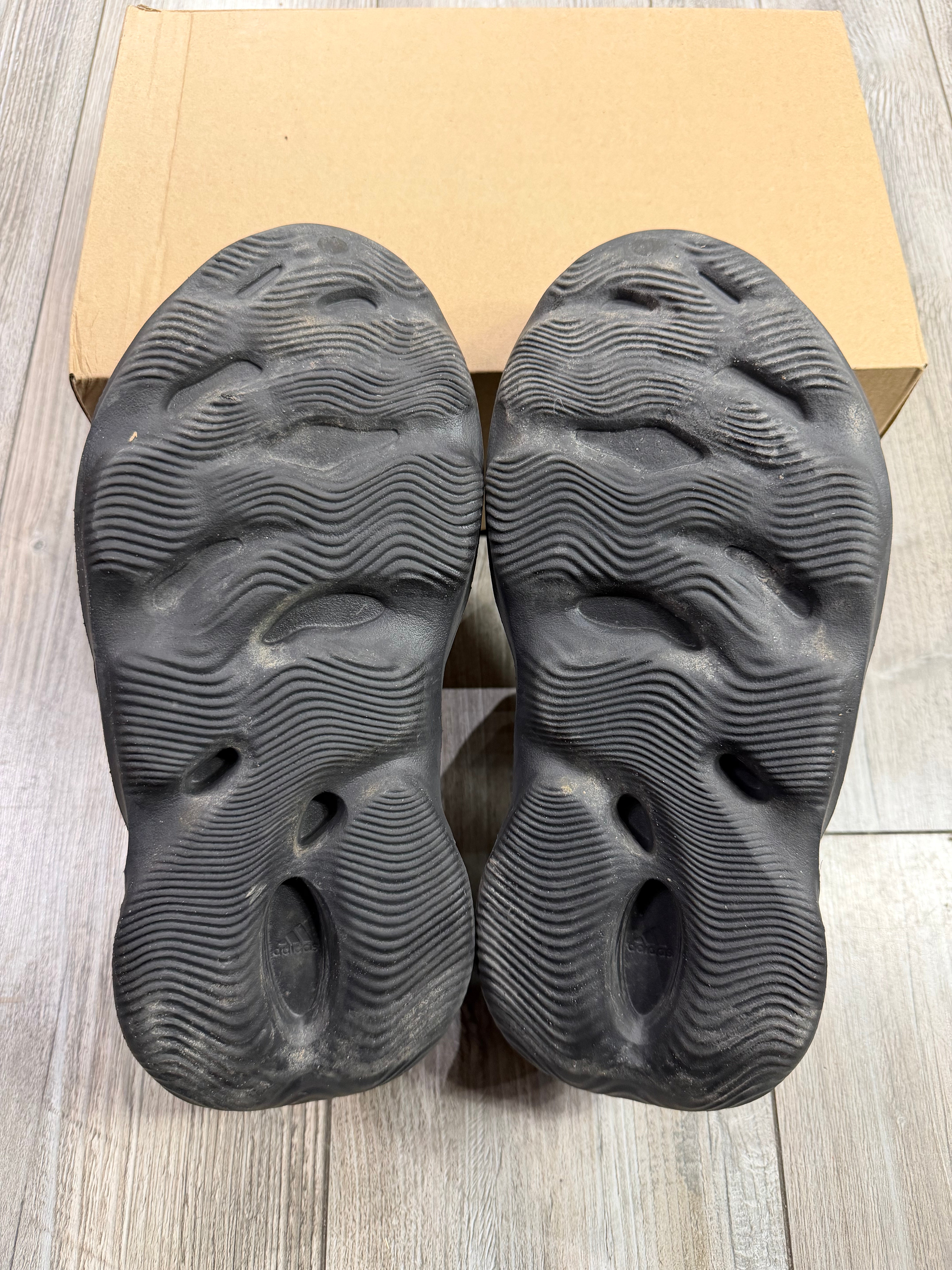 Adidas Yeezy Foam RNR Onyx (EU46)
