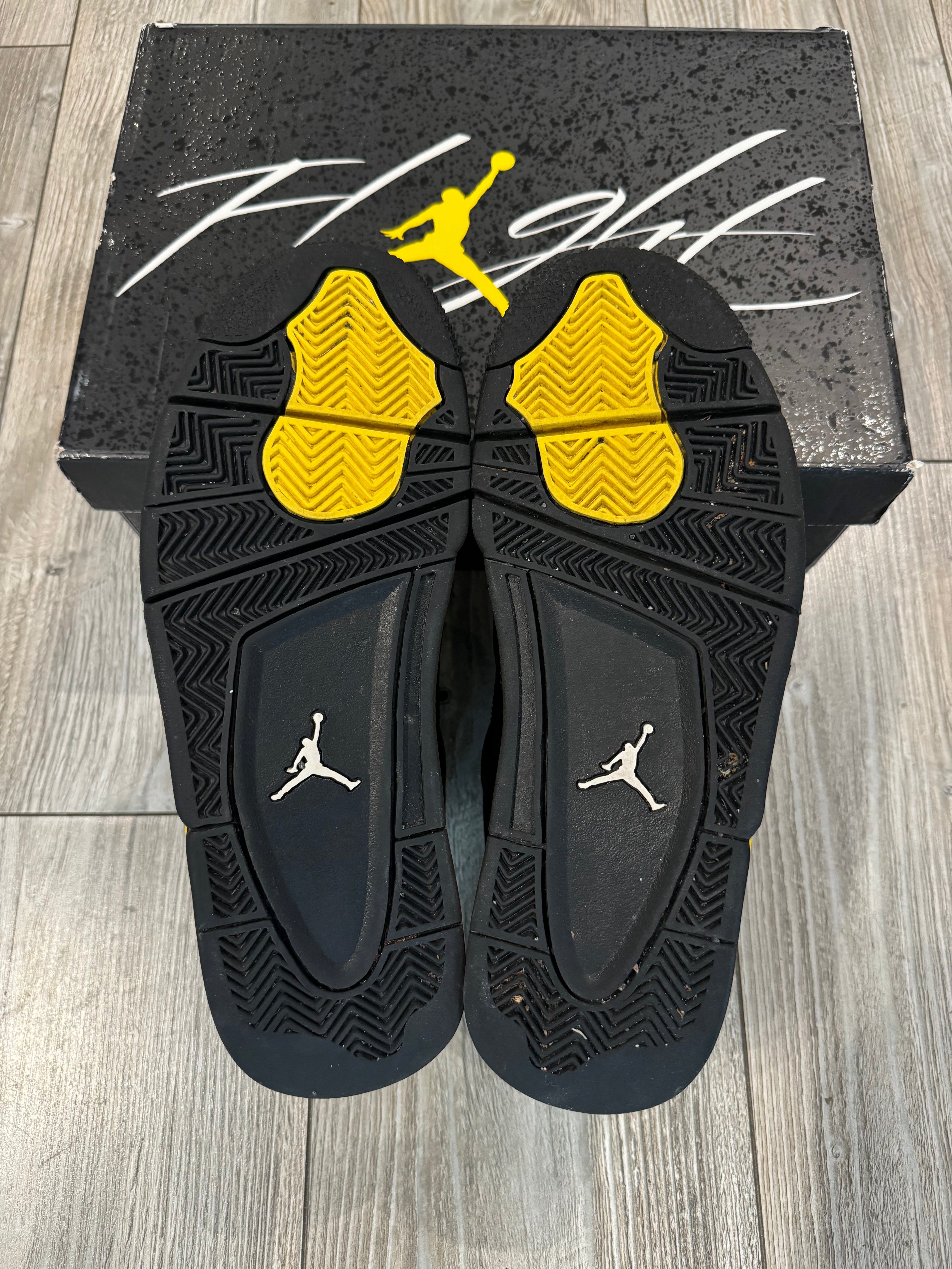 Jordan 4 Thunder (EU 42.5)