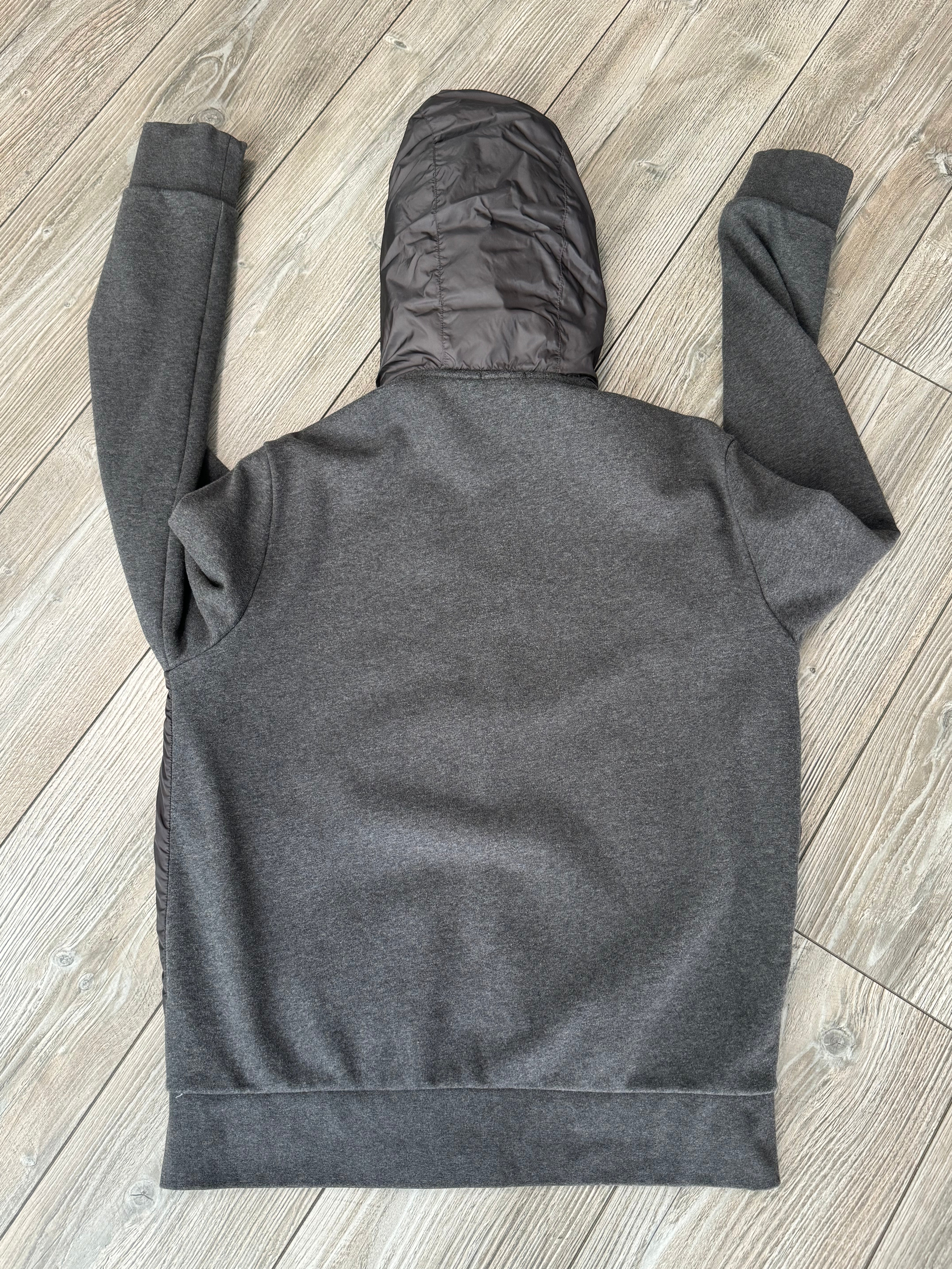 Moncler Cardigan (Fittaa L)