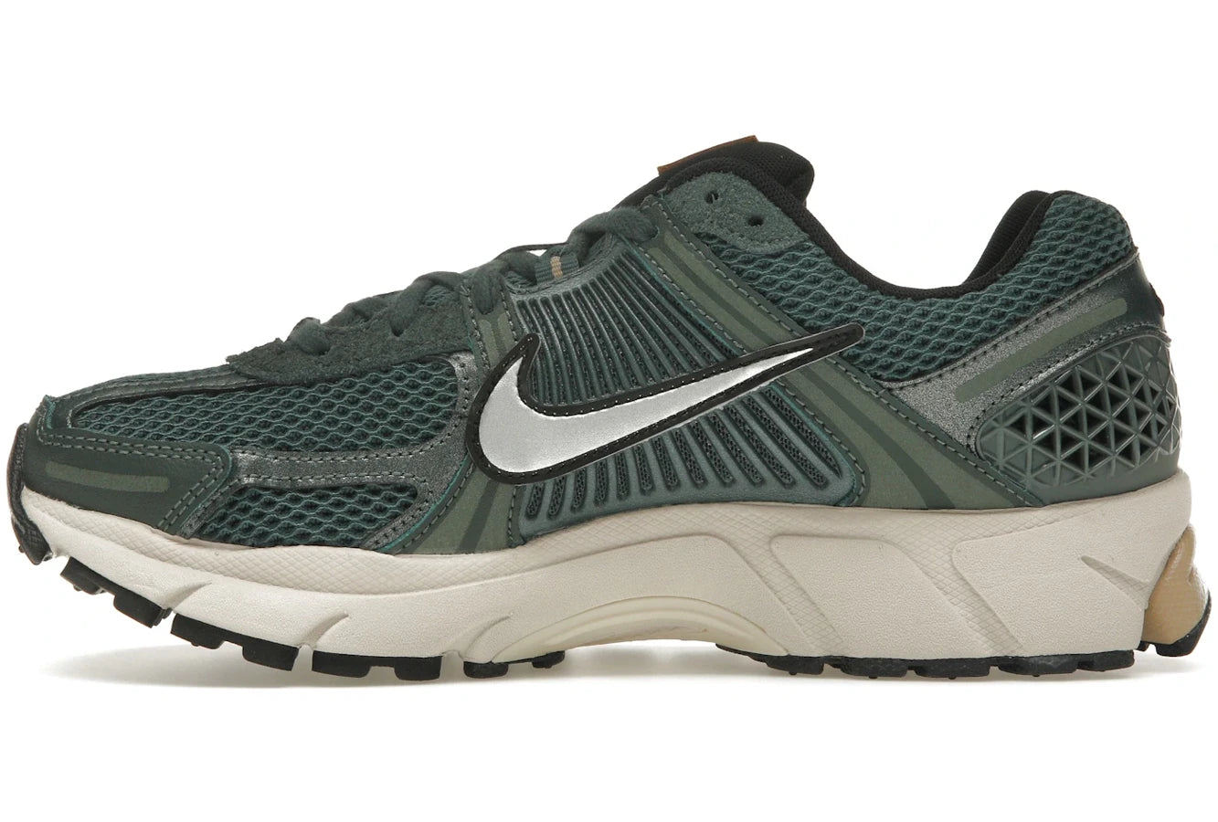 Nike Zoom Vomero 5 Vintage Green Light Orewood Brown Hemp Chrome