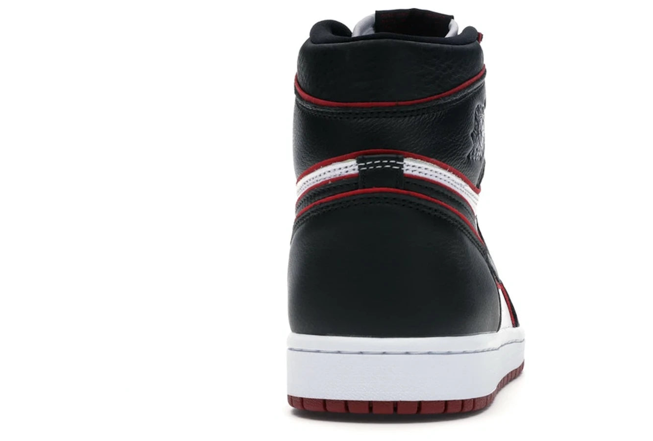 Air Jordan 1 Retro High Bloodline