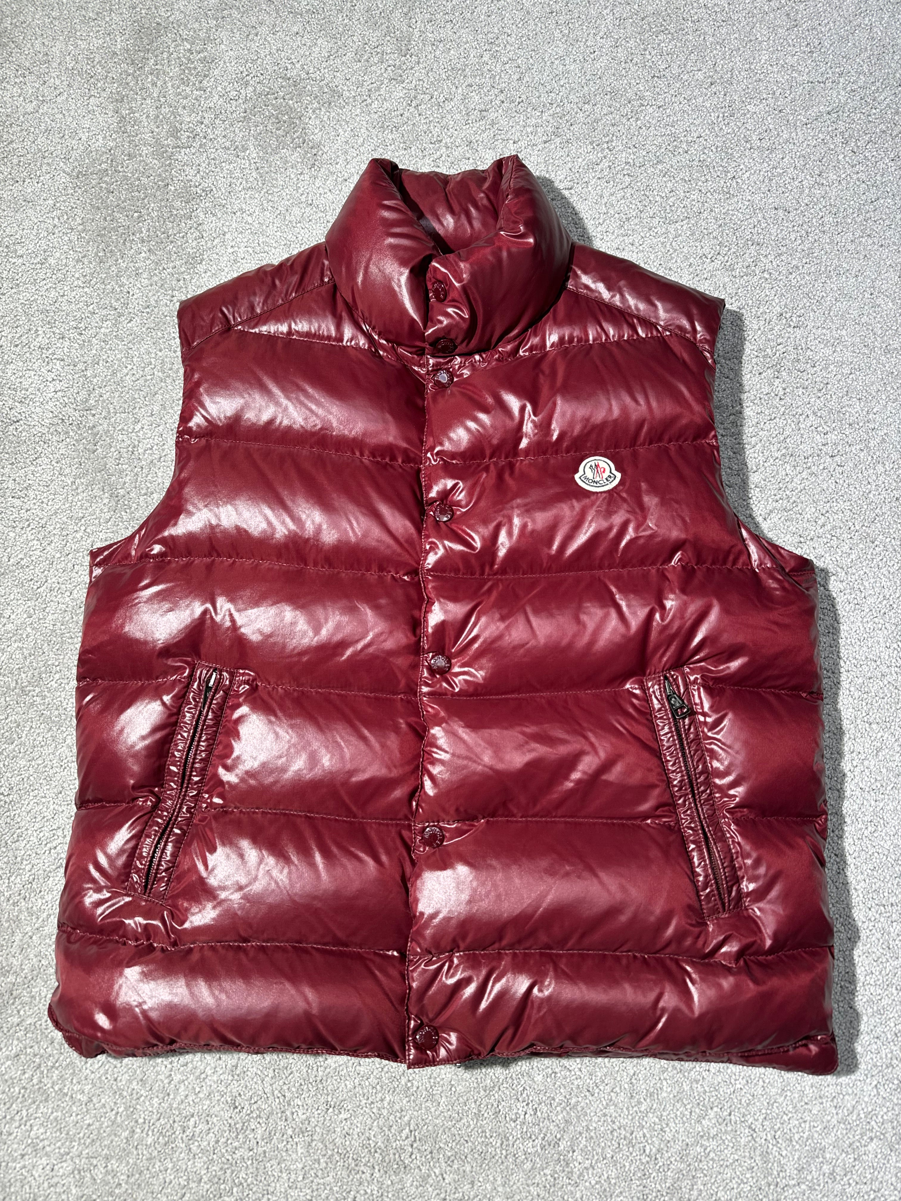 Moncler Liivi                             (Fittaa M)