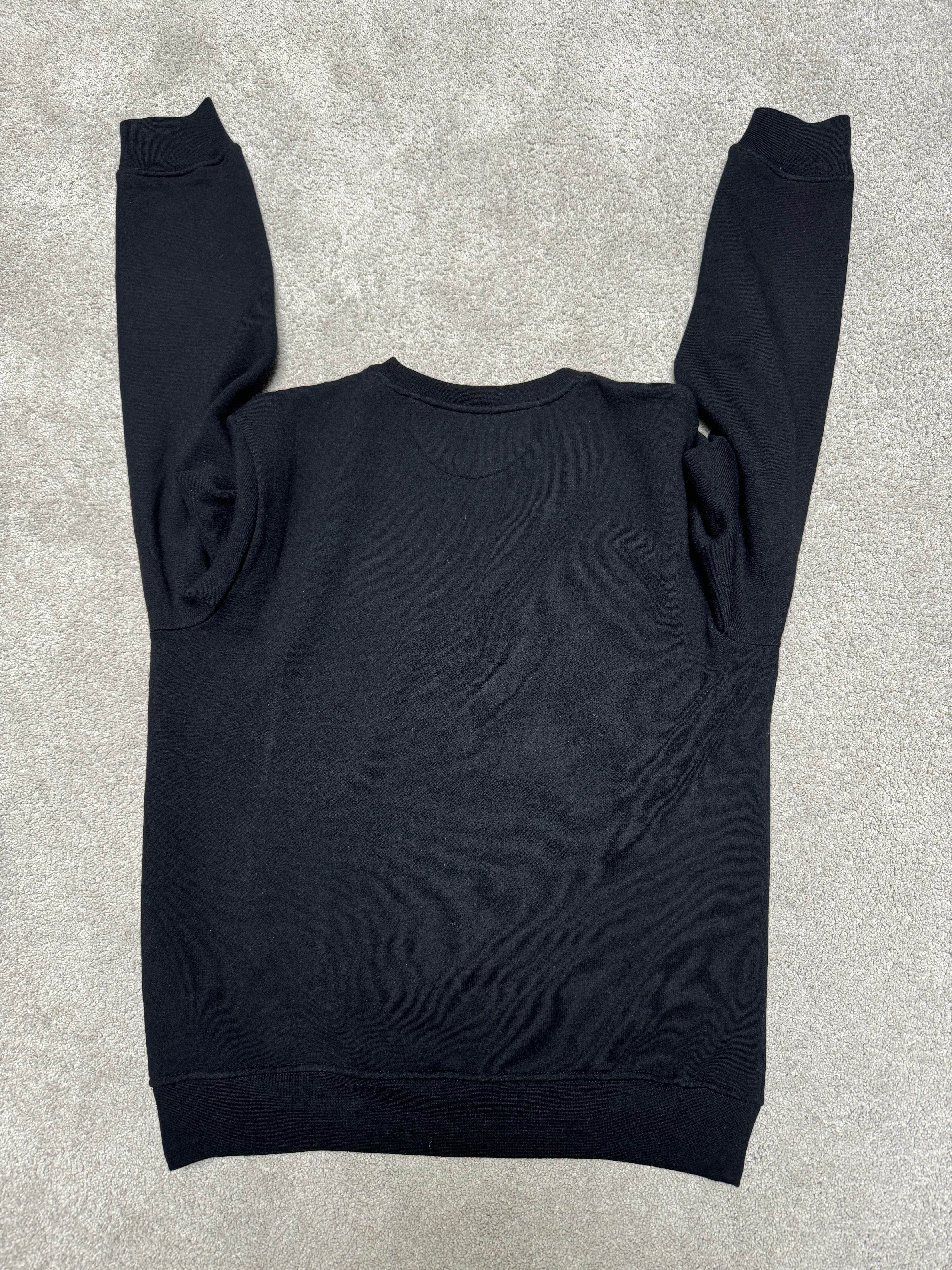Fendi Sweater (Fittaa M)
