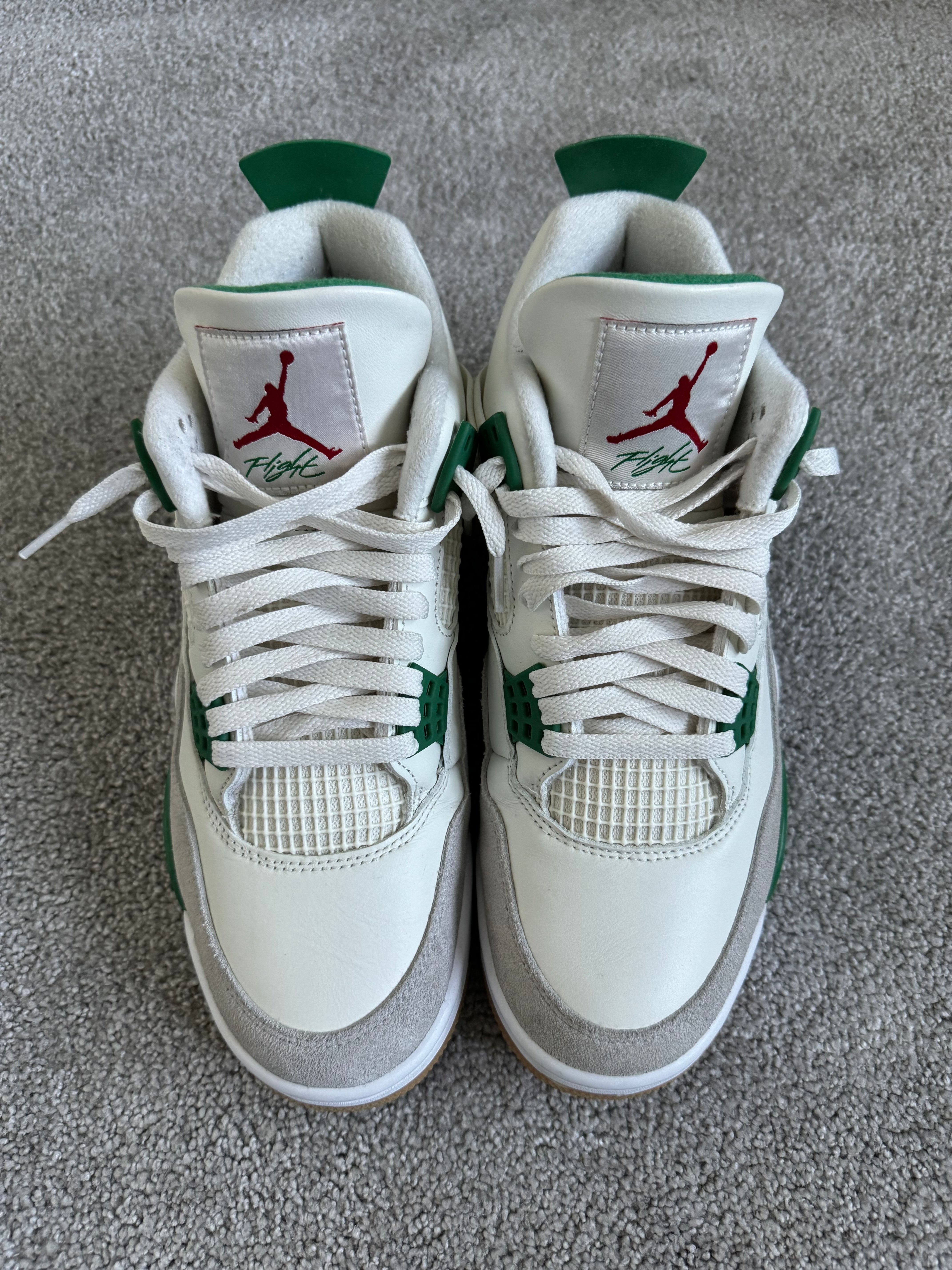 Jordan 4 Retro SB Pine Green (EU 43)
