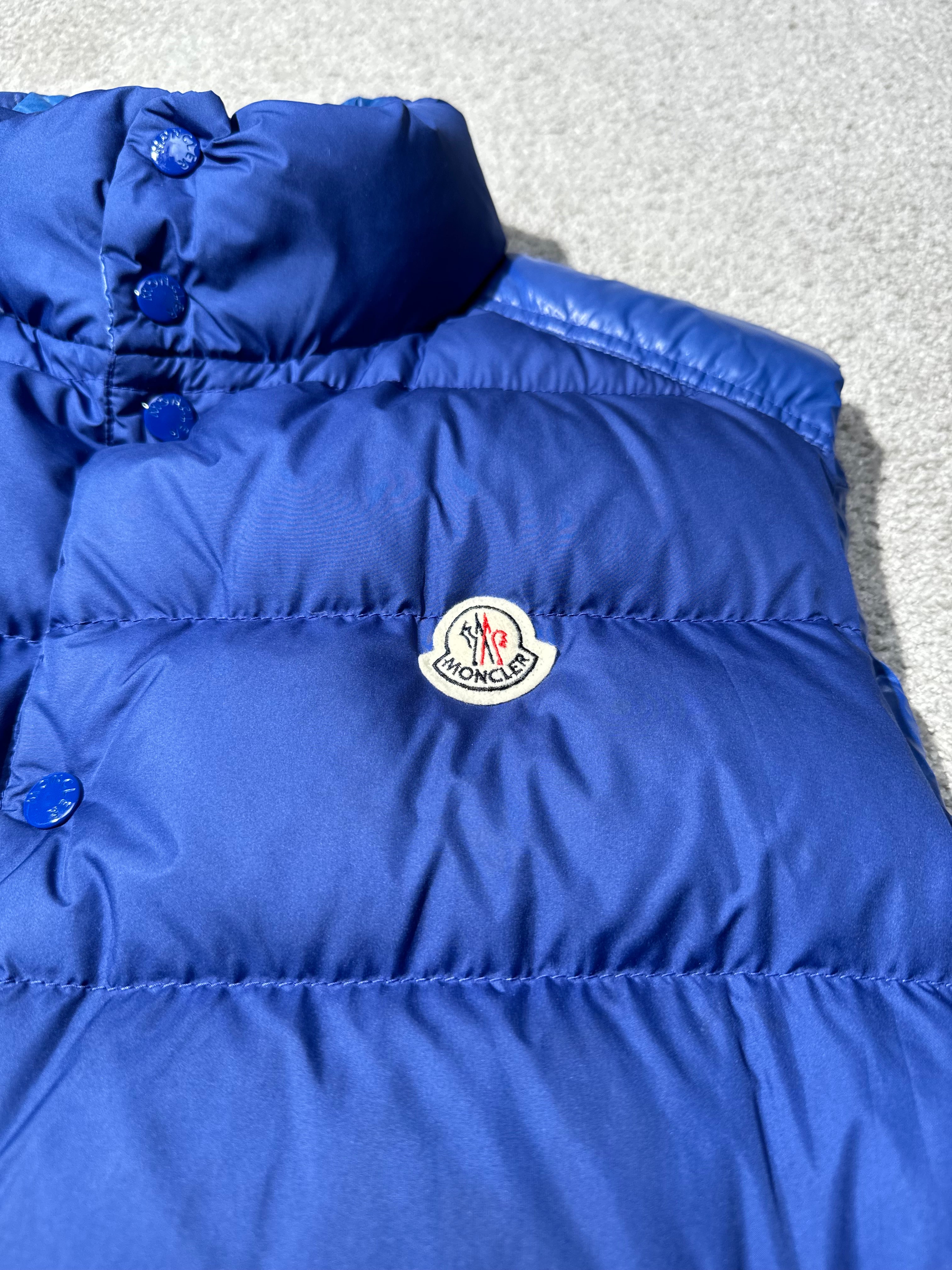 Moncler Cheval Liivi                 (Fittaa M)