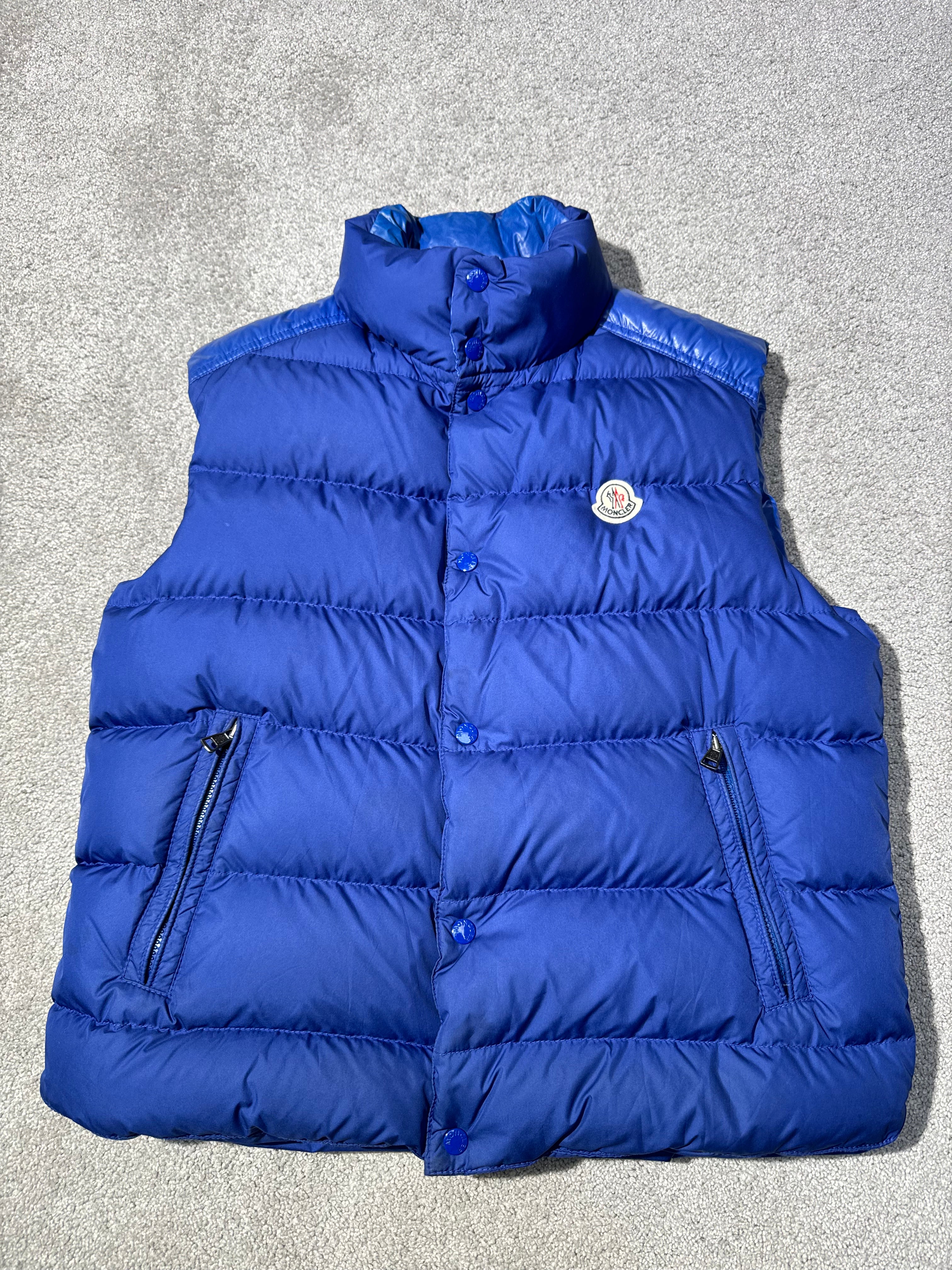 Moncler Cheval Liivi                 (Fittaa M)