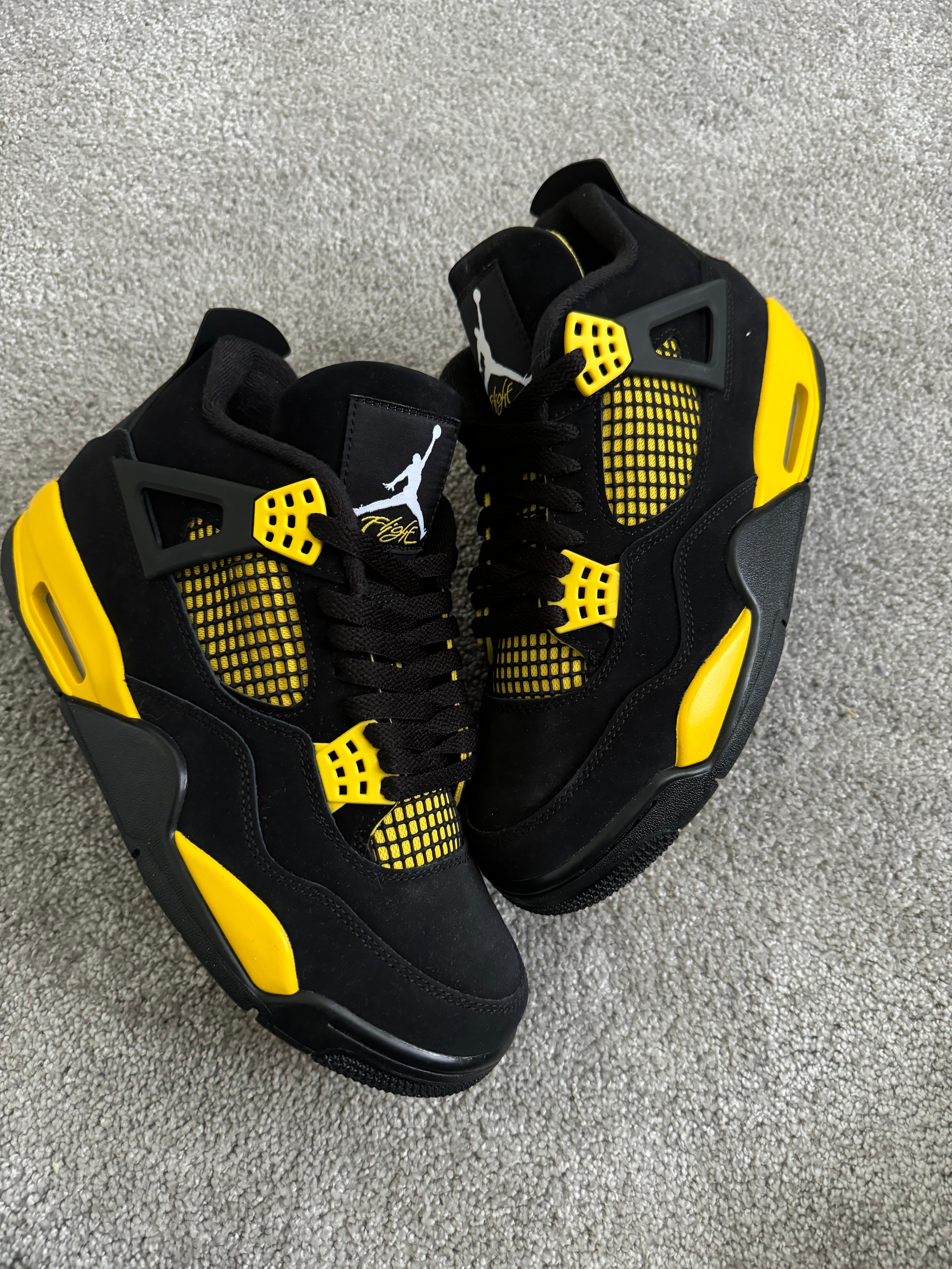 Jordan 4 Retro Thunder (EU 40)