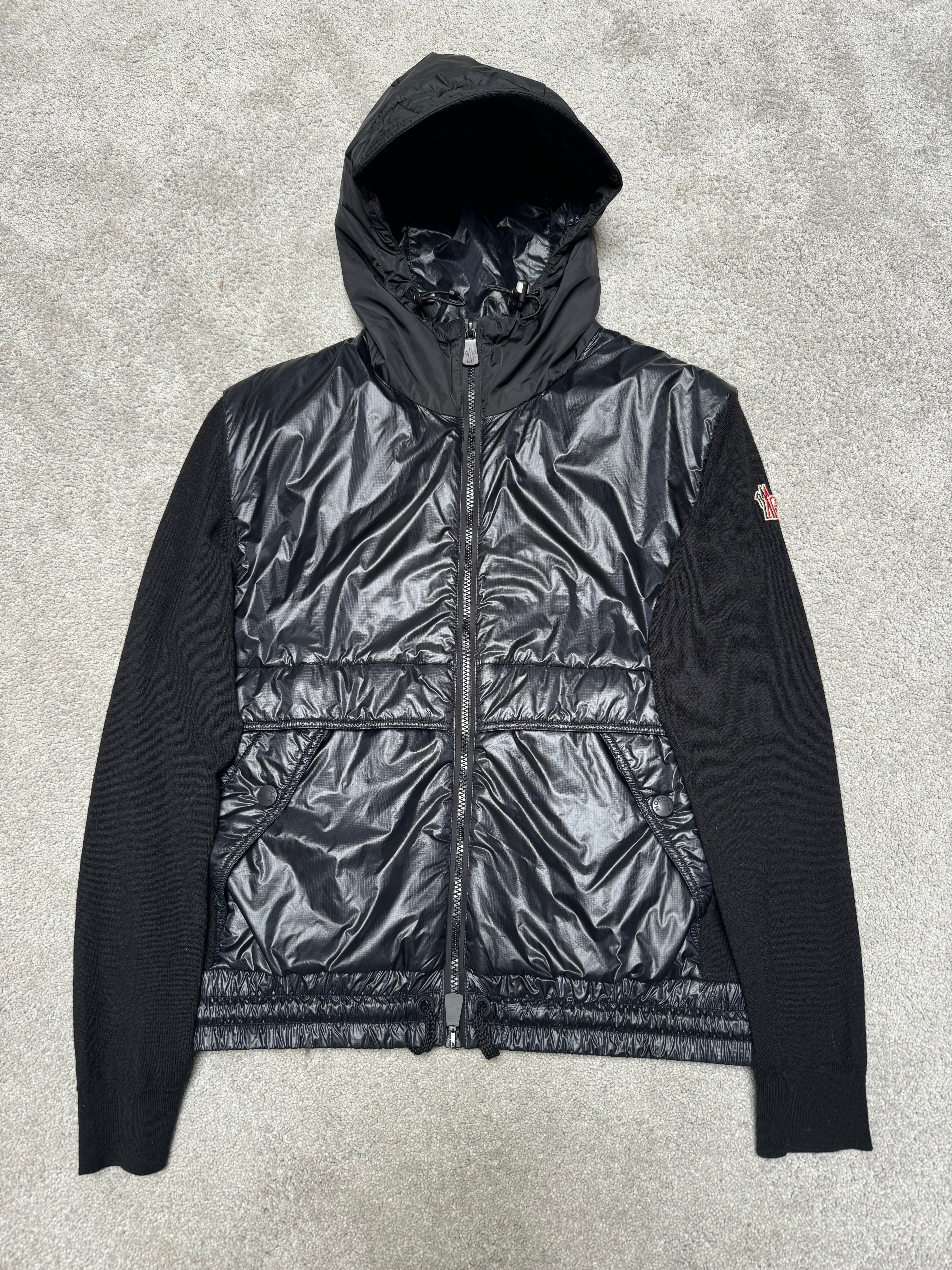 Moncler Cardigan (Fittaa L)