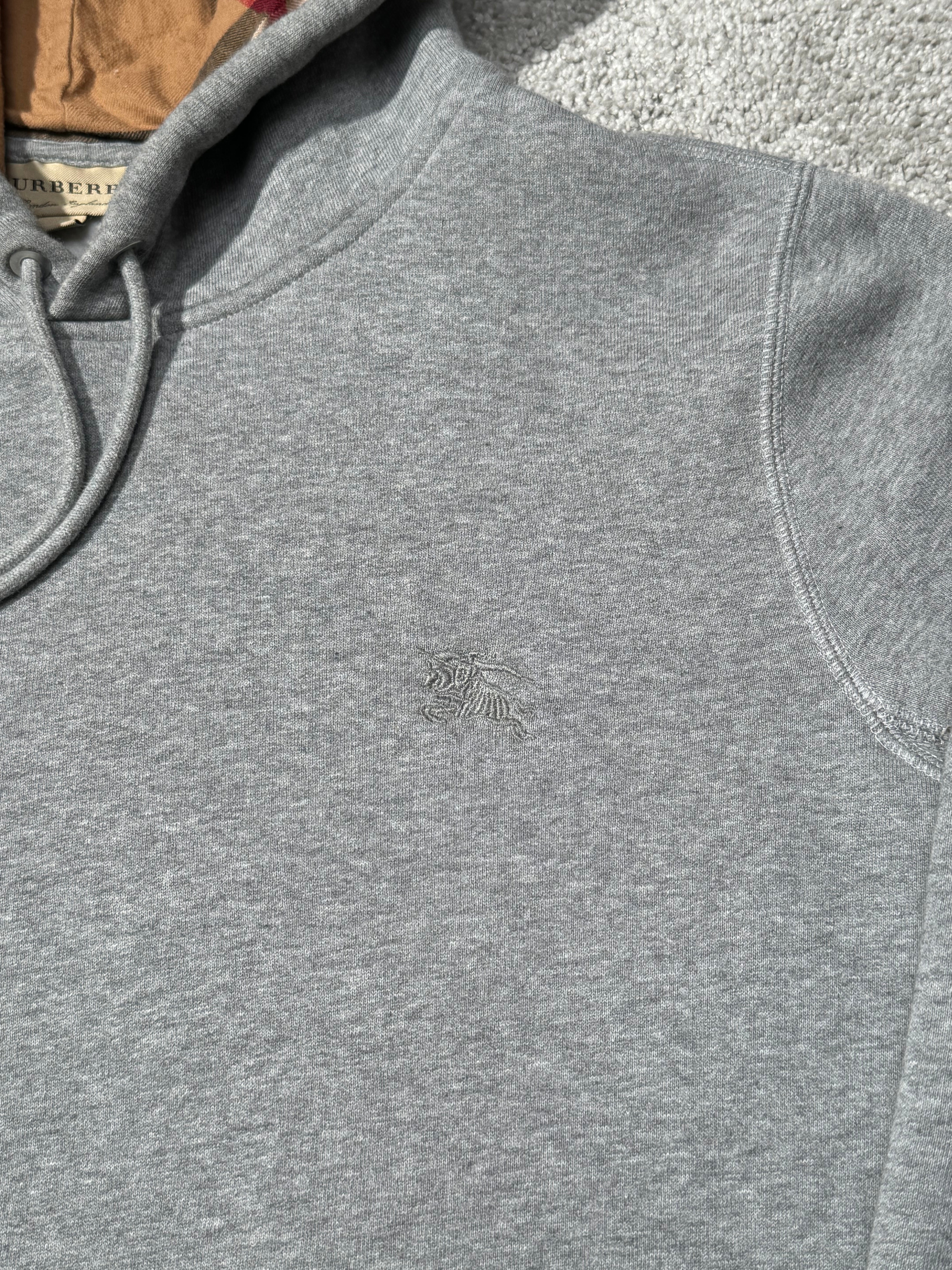 Burberry Hoodie (Fittaa S)