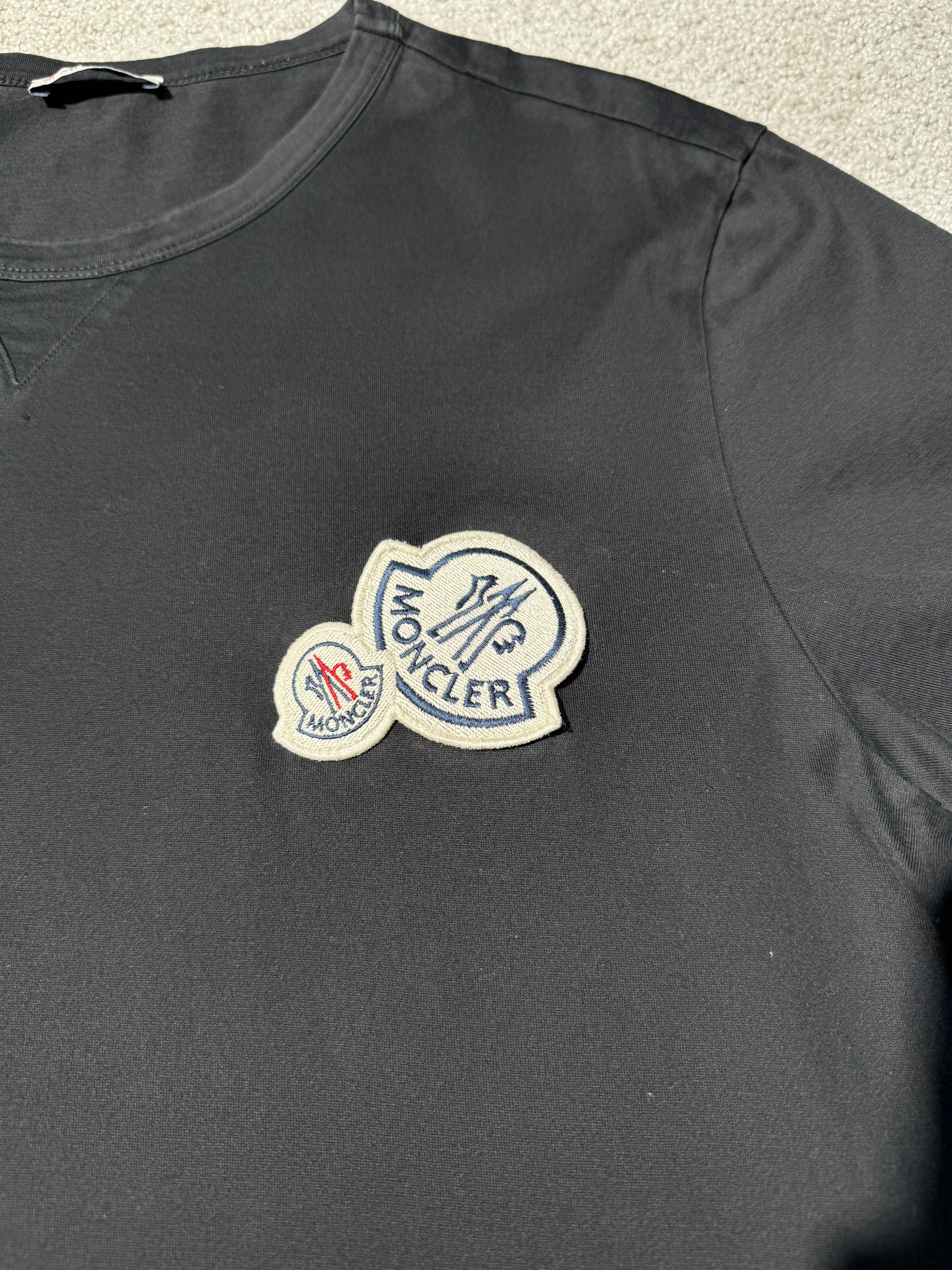 Moncler T-Paita (Fittaa M)