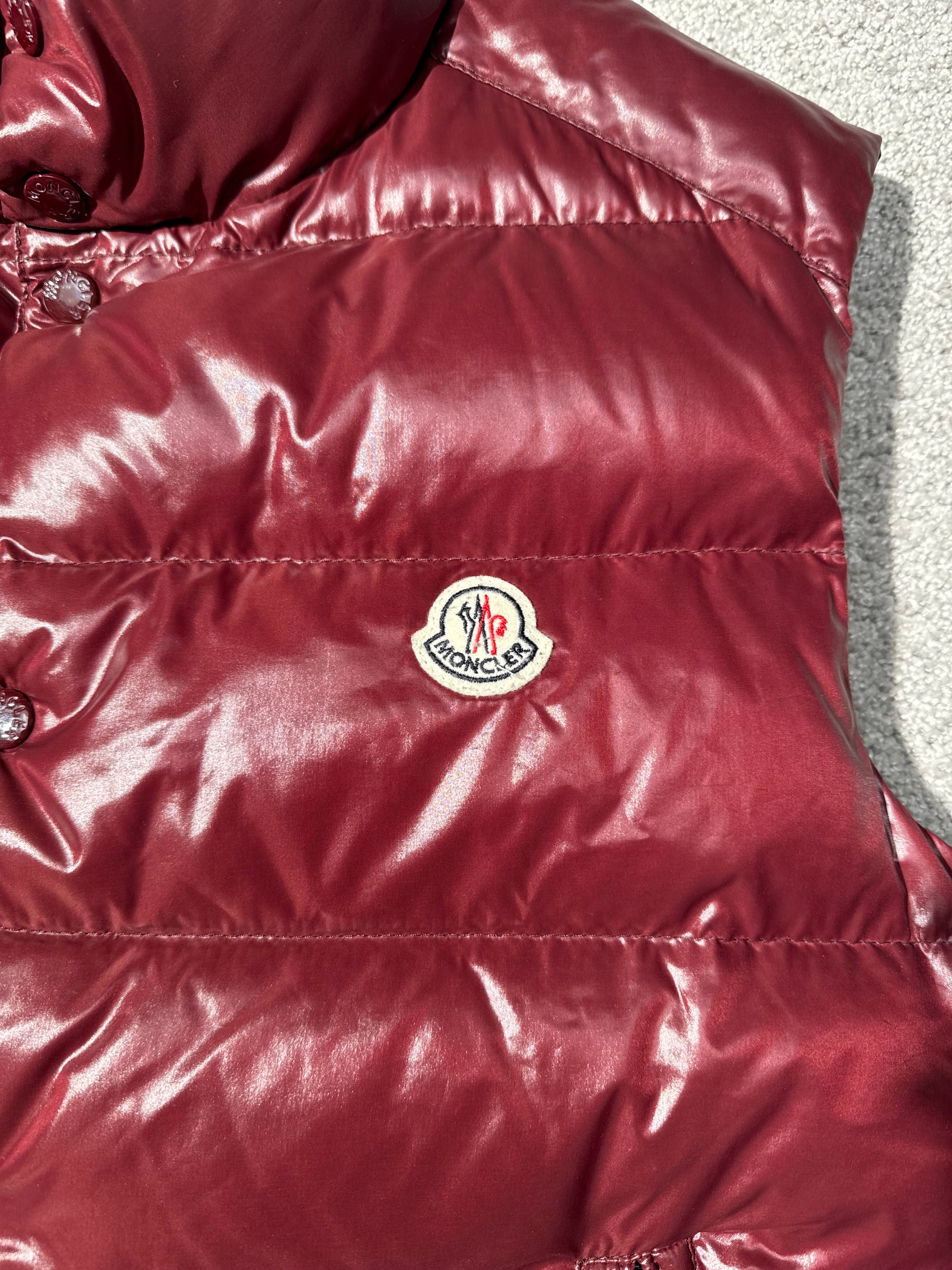 Moncler Liivi                             (Fittaa M)
