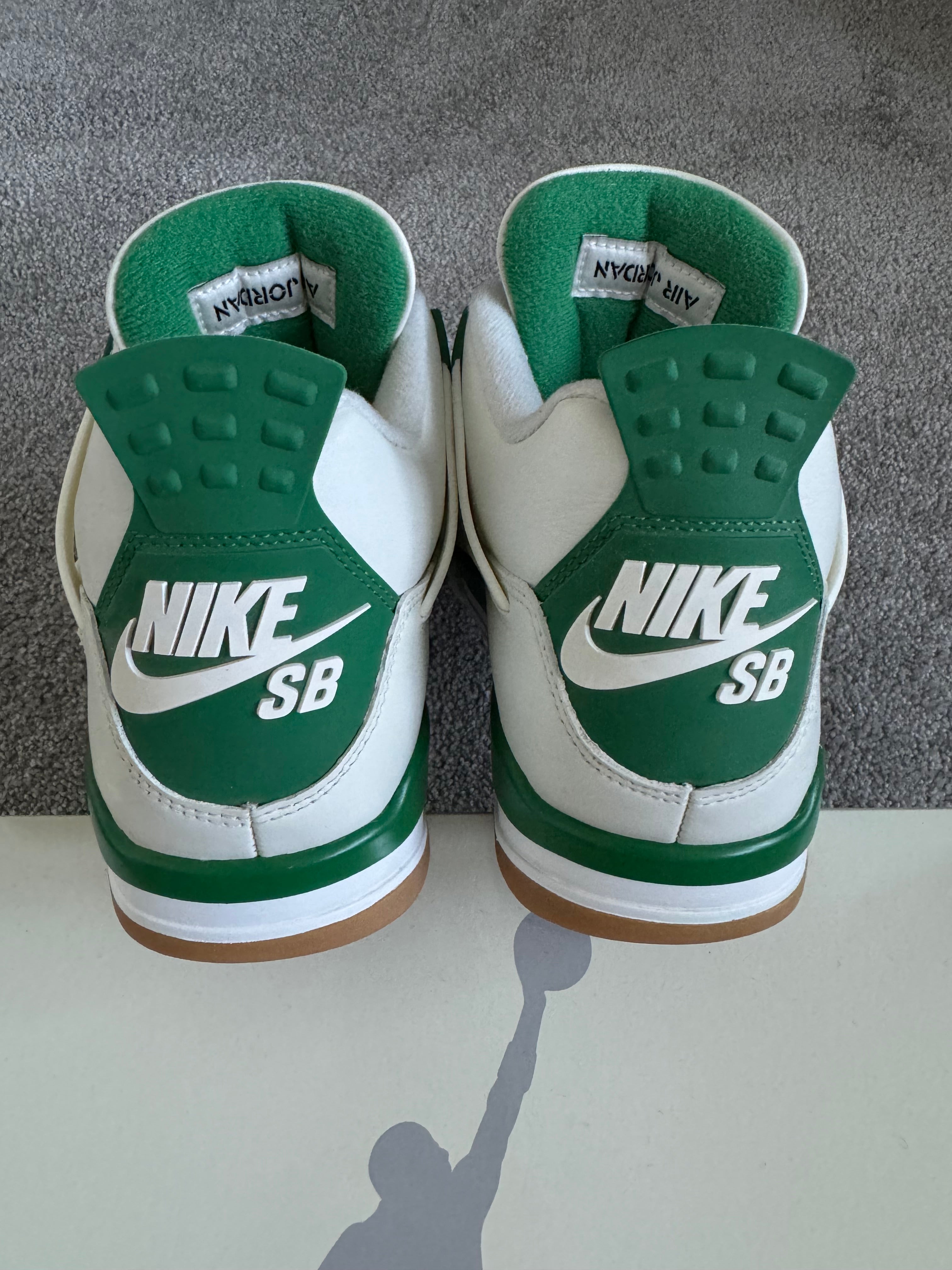 Jordan 4 Retro SB Pine Green (EU 43)