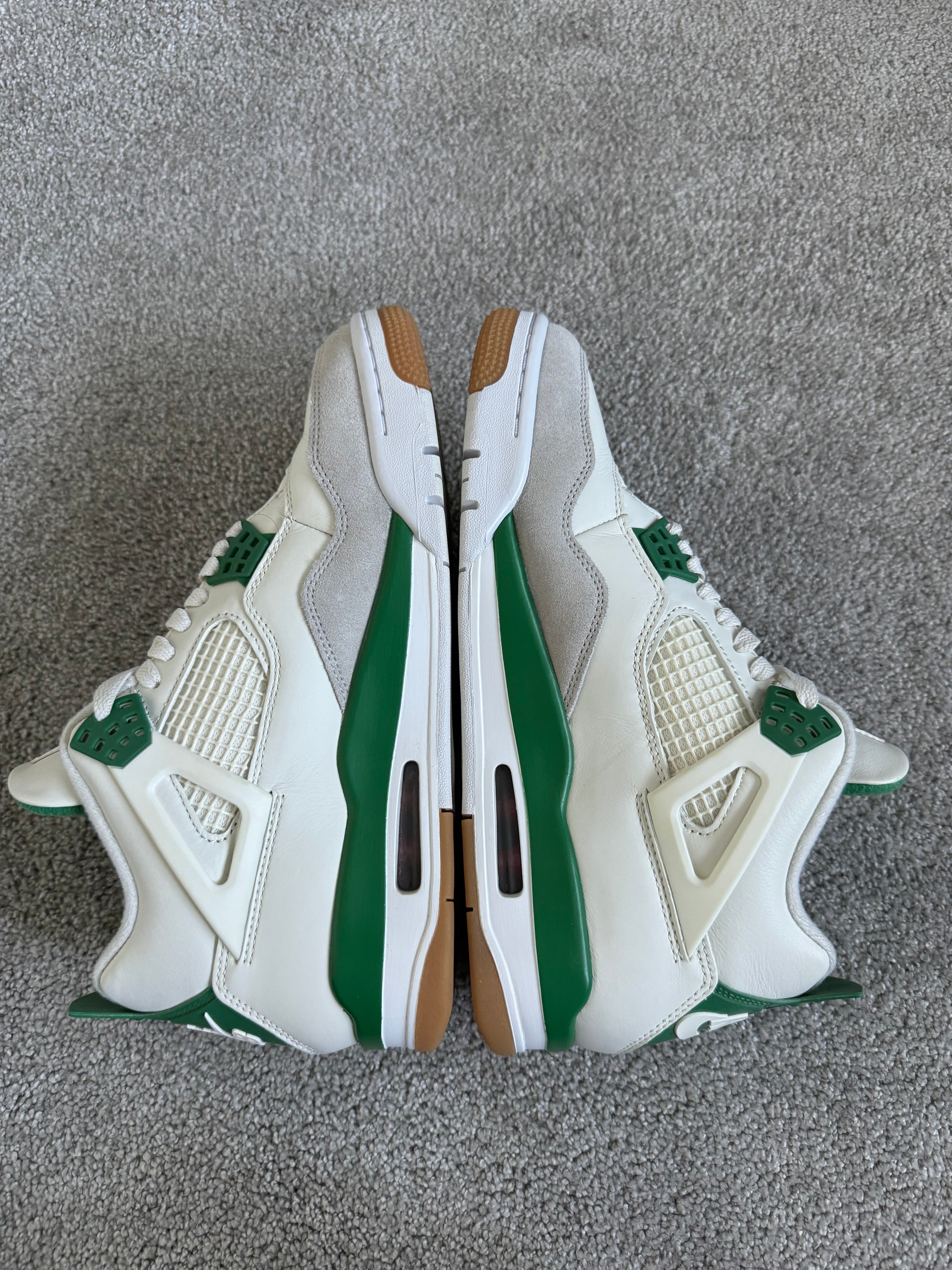 Jordan 4 Retro SB Pine Green (EU 43)