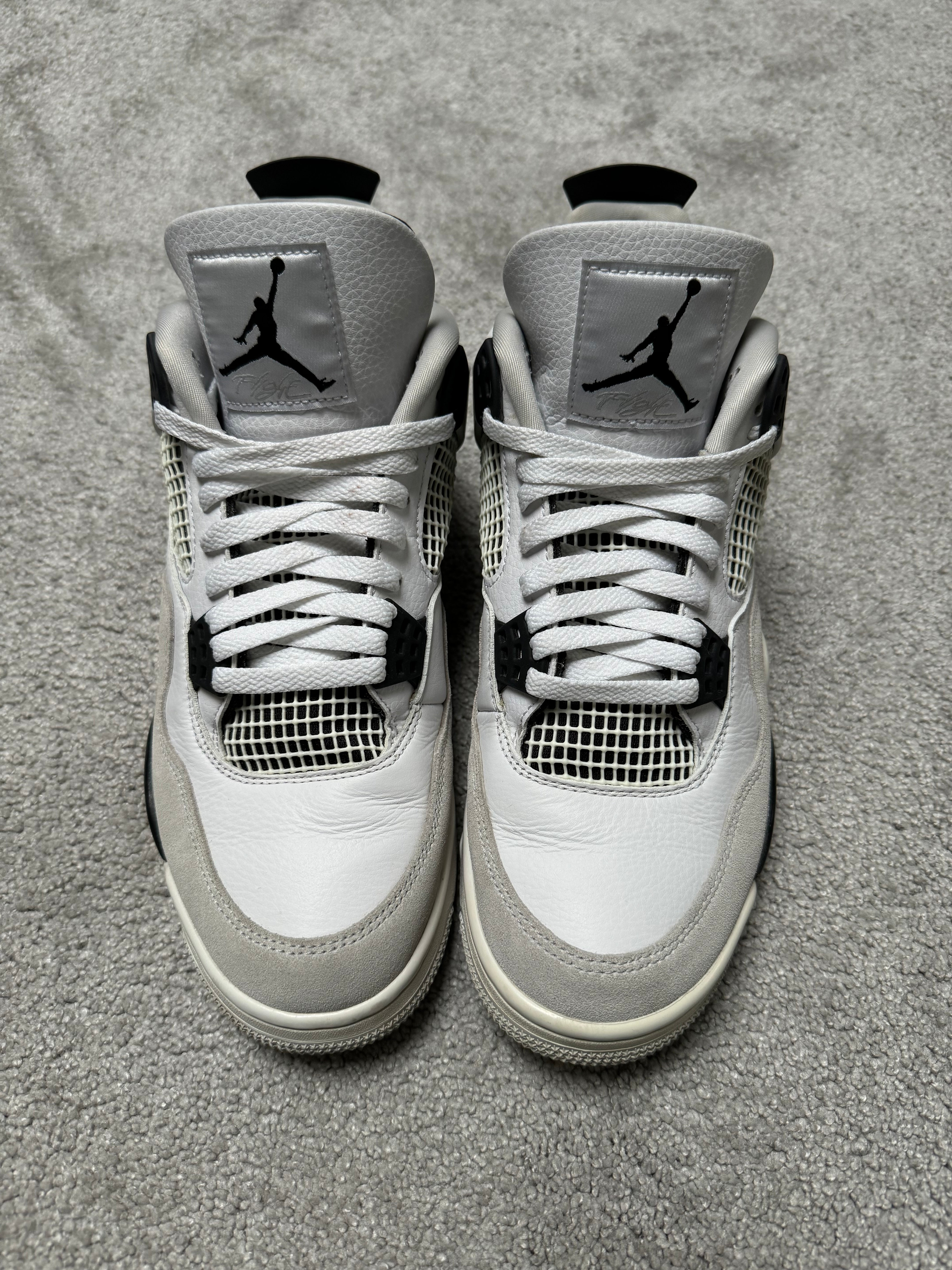 Jordan 4 Military Black (EU 44.5)