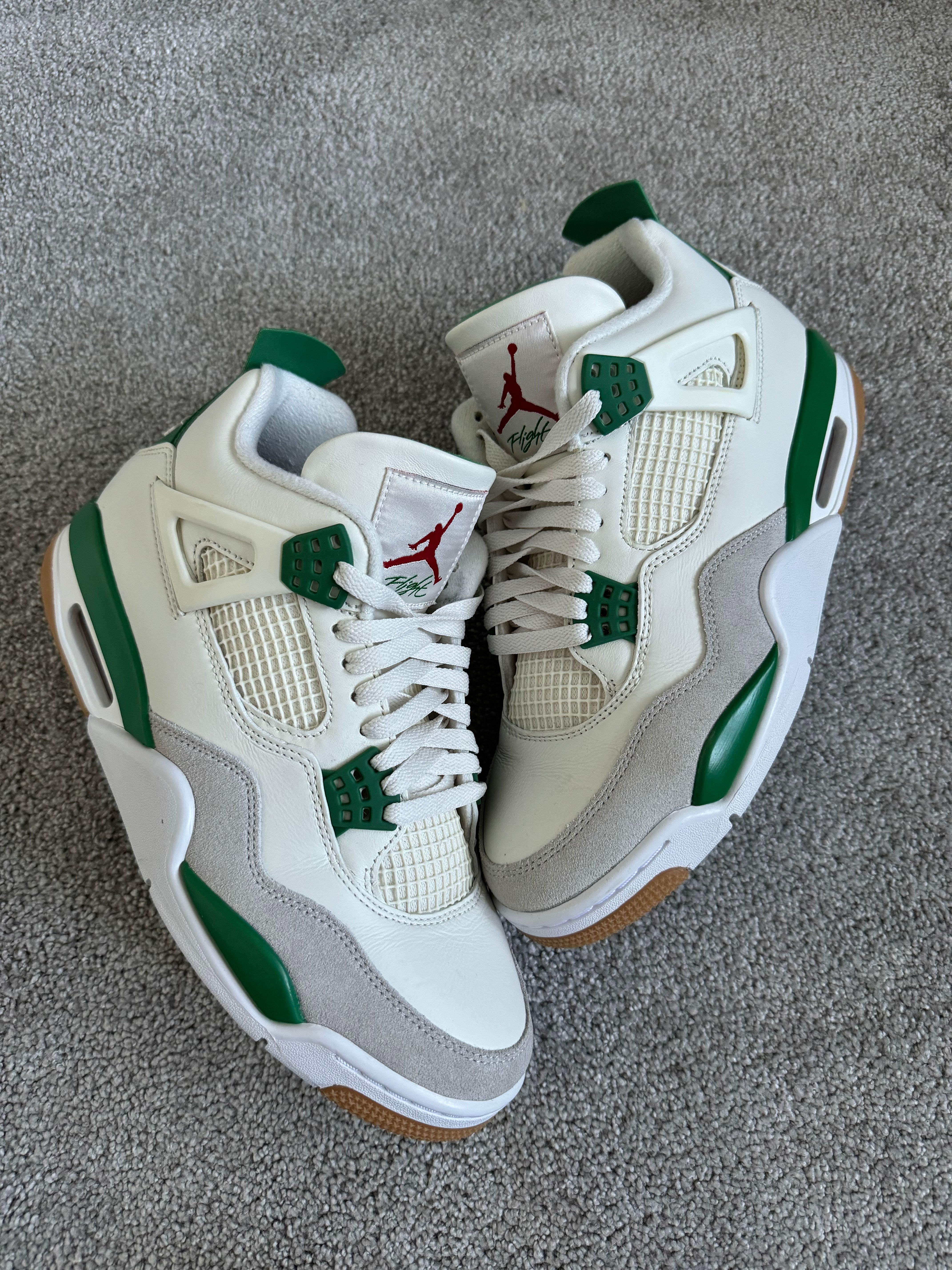Jordan 4 Retro SB Pine Green (EU 43)