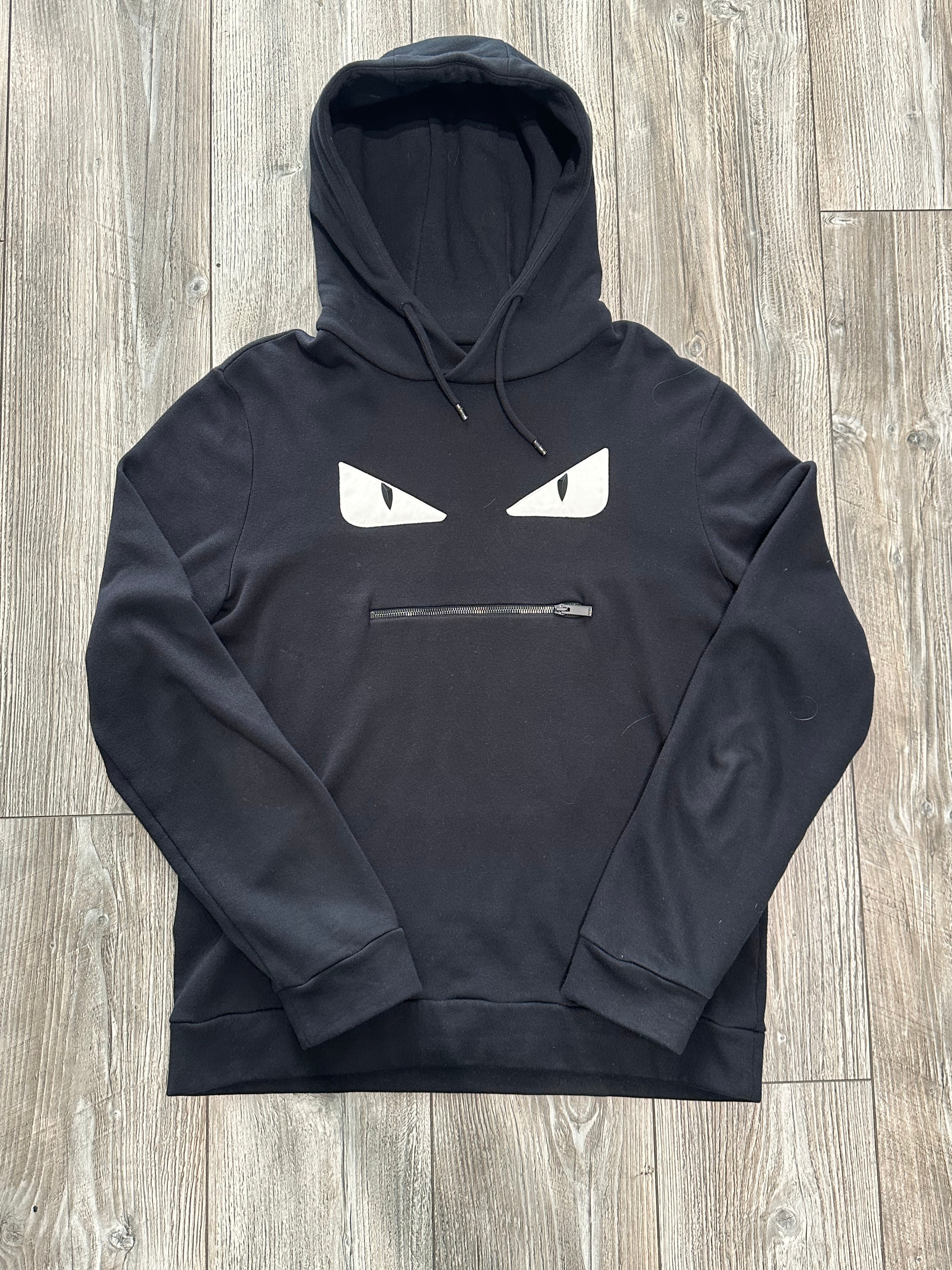 Fendi Hoodie (Fittaa M)