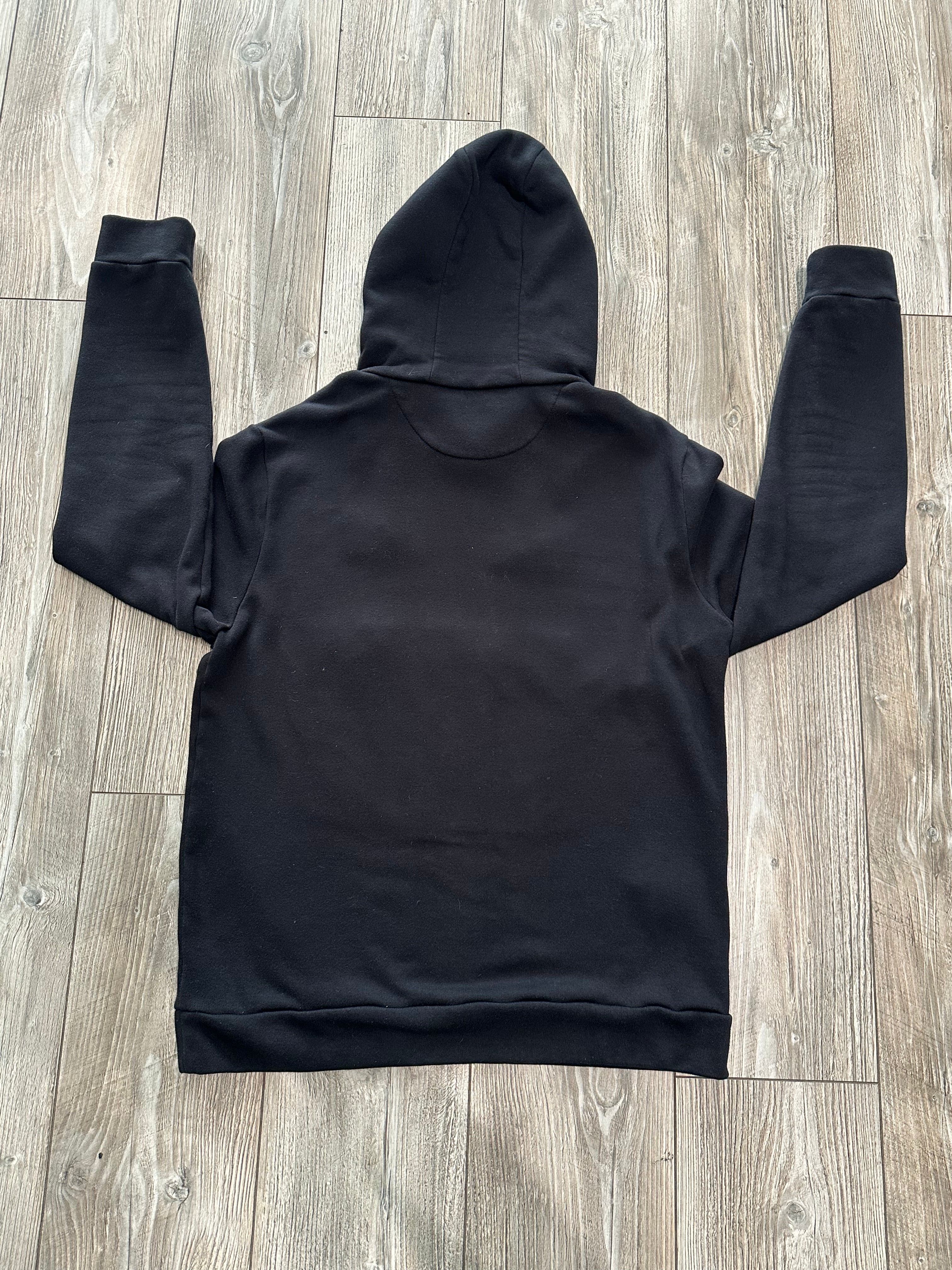 Fendi Hoodie (Fittaa M)