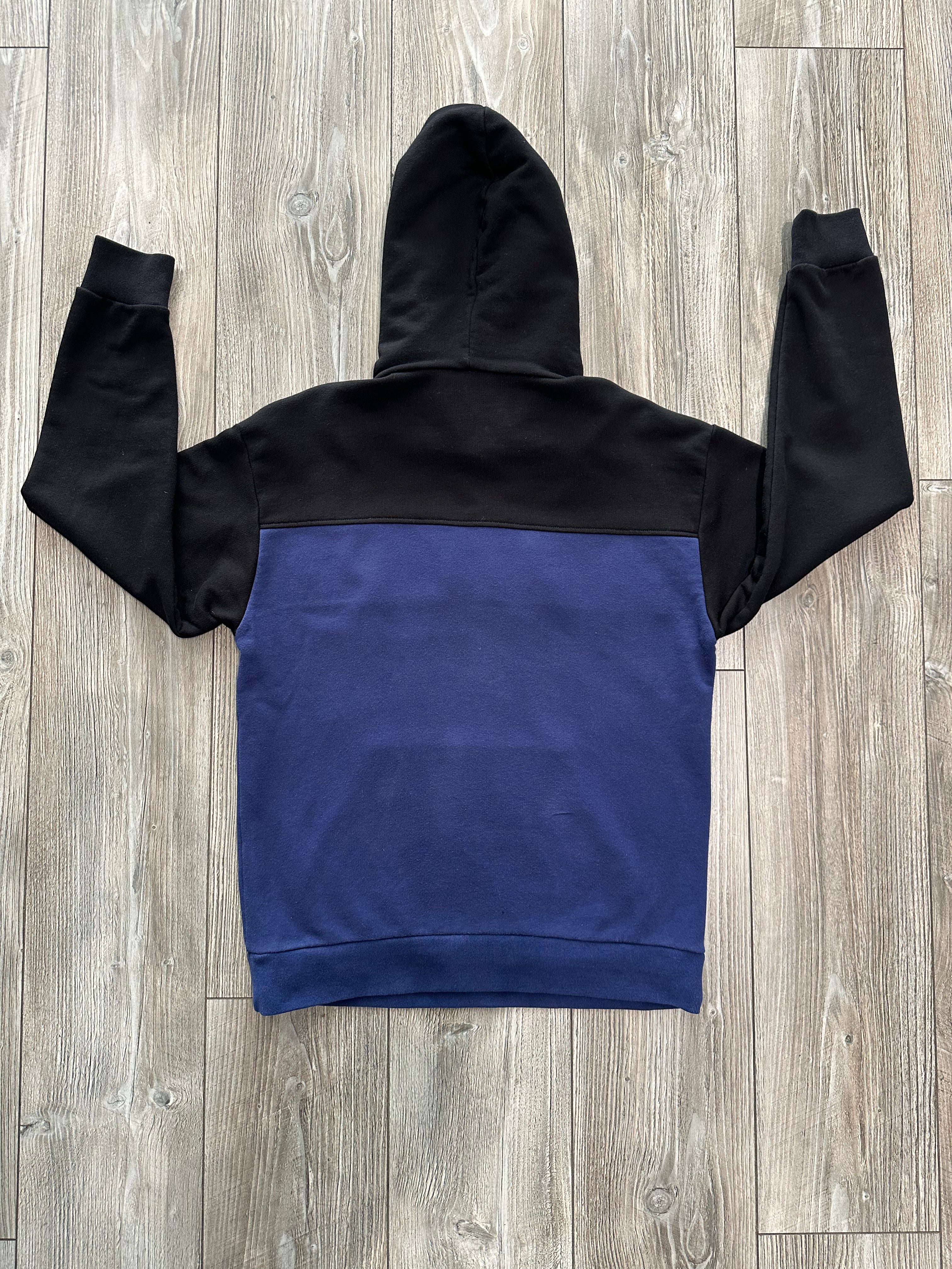 Givenchy Hoodie (Fittaa S)