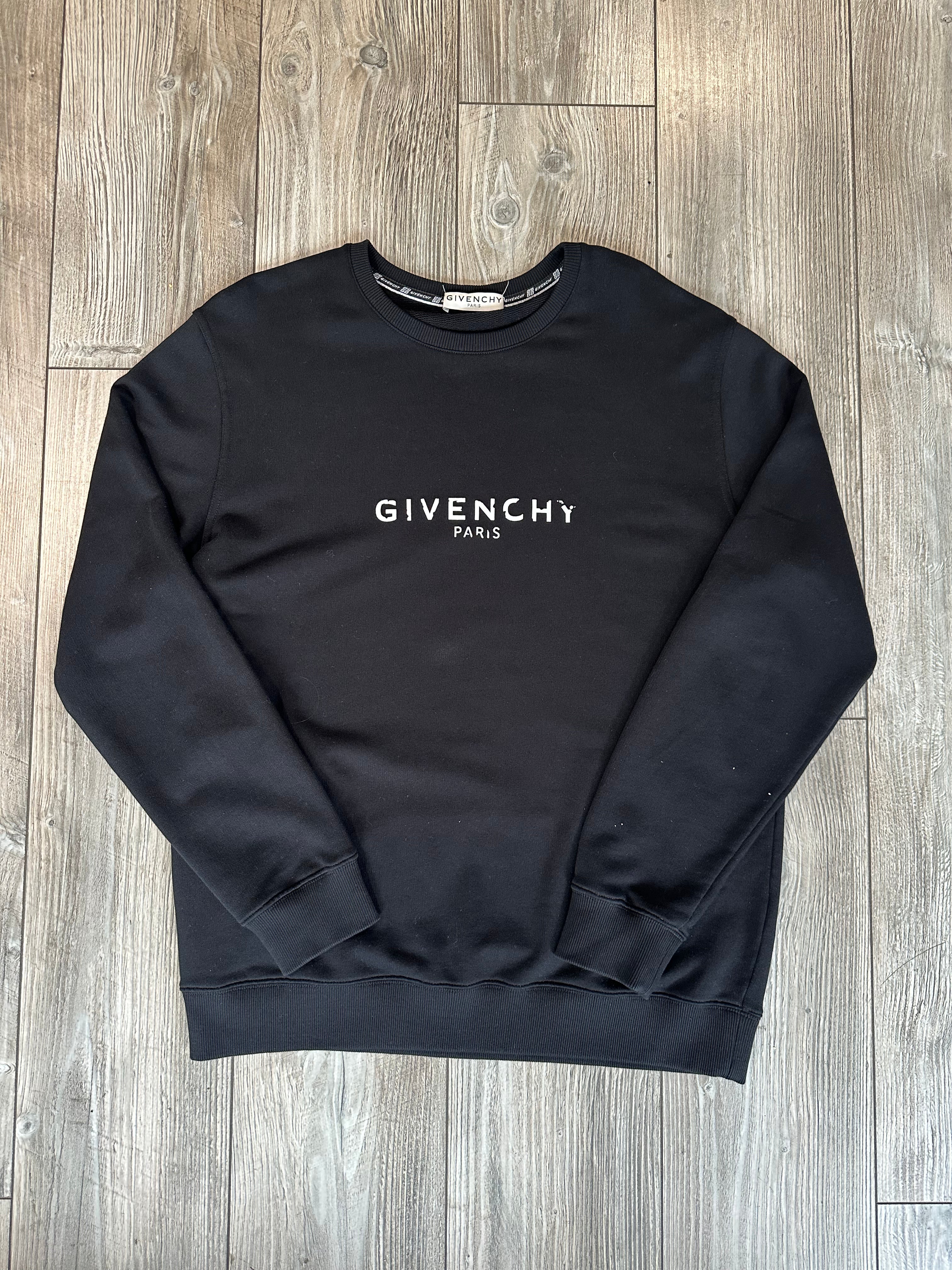 Givenchy Sweater (Fittaa L)