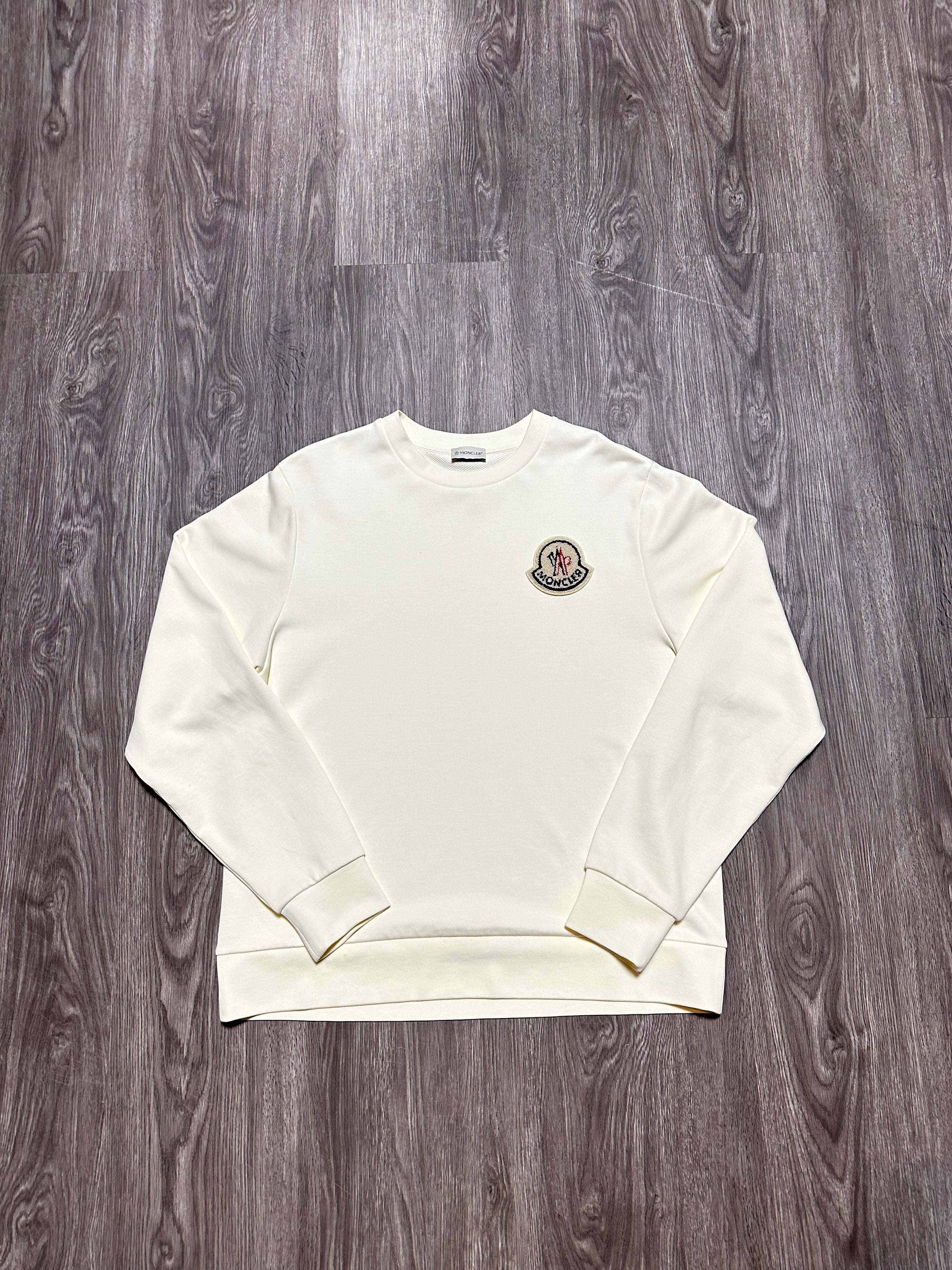 Moncler Sweater (Fittaa M)