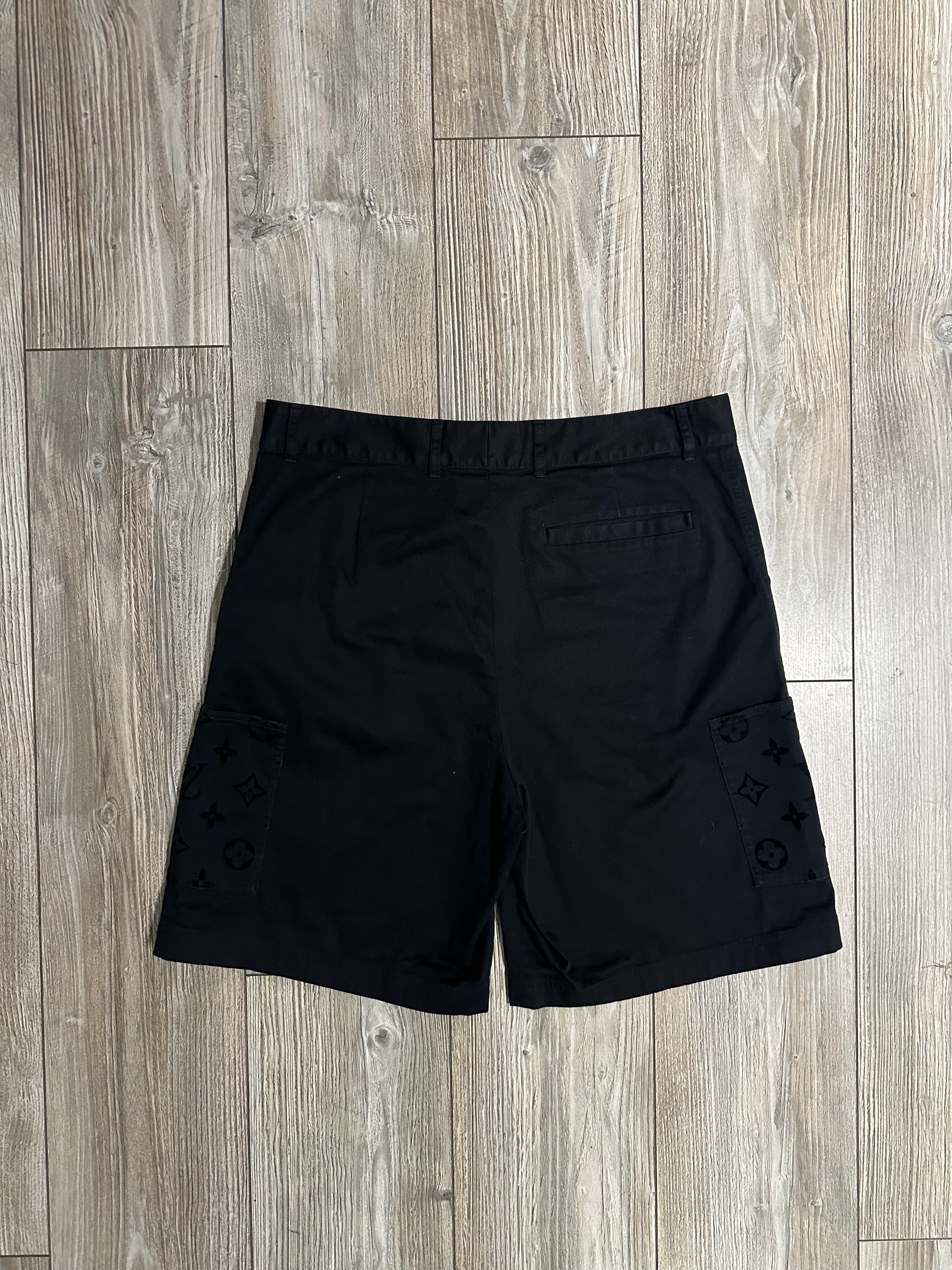 Louis Vuitton Shorts (Fittaa M)