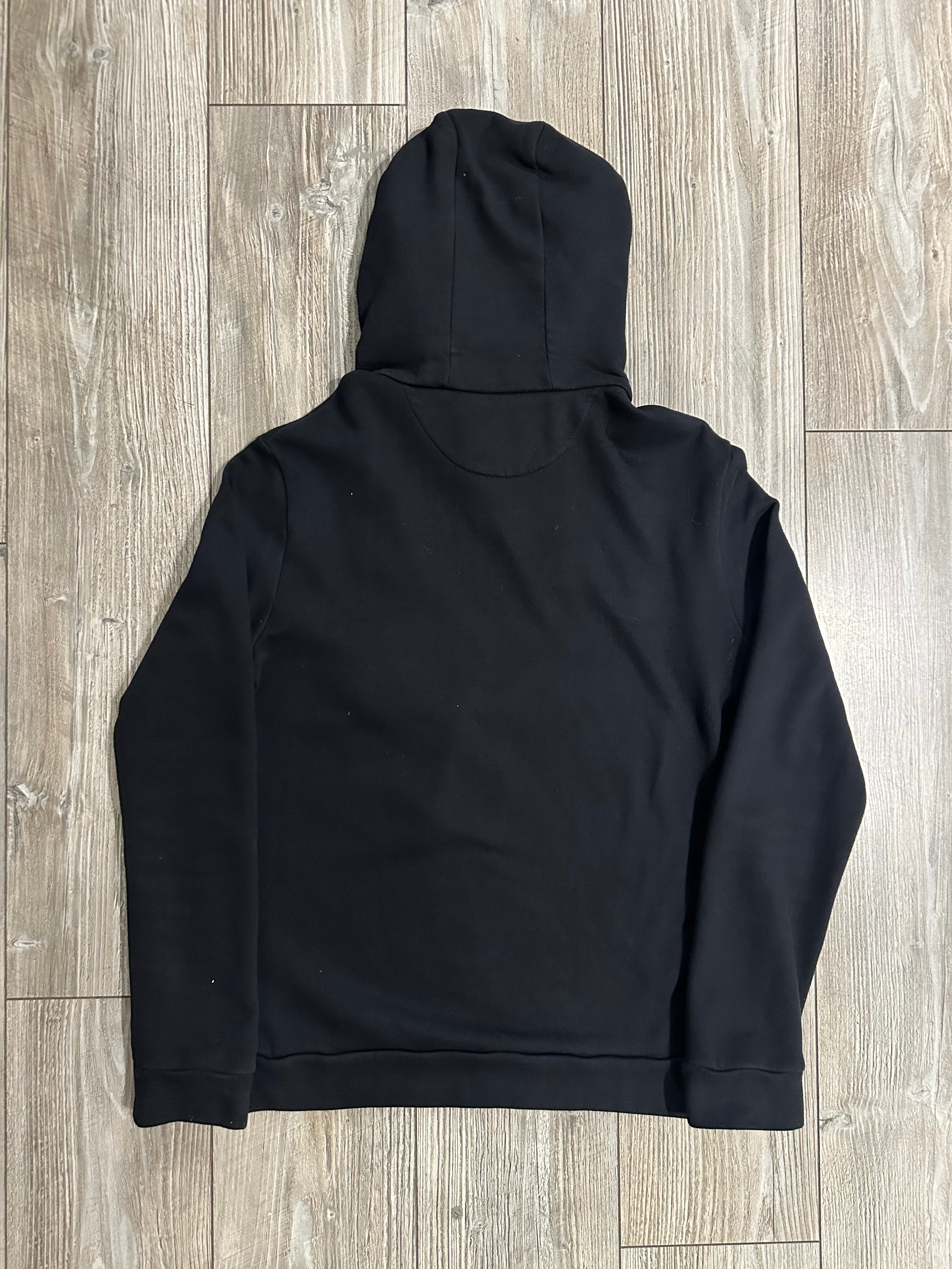 Fendi Hoodie (Fittaa M)