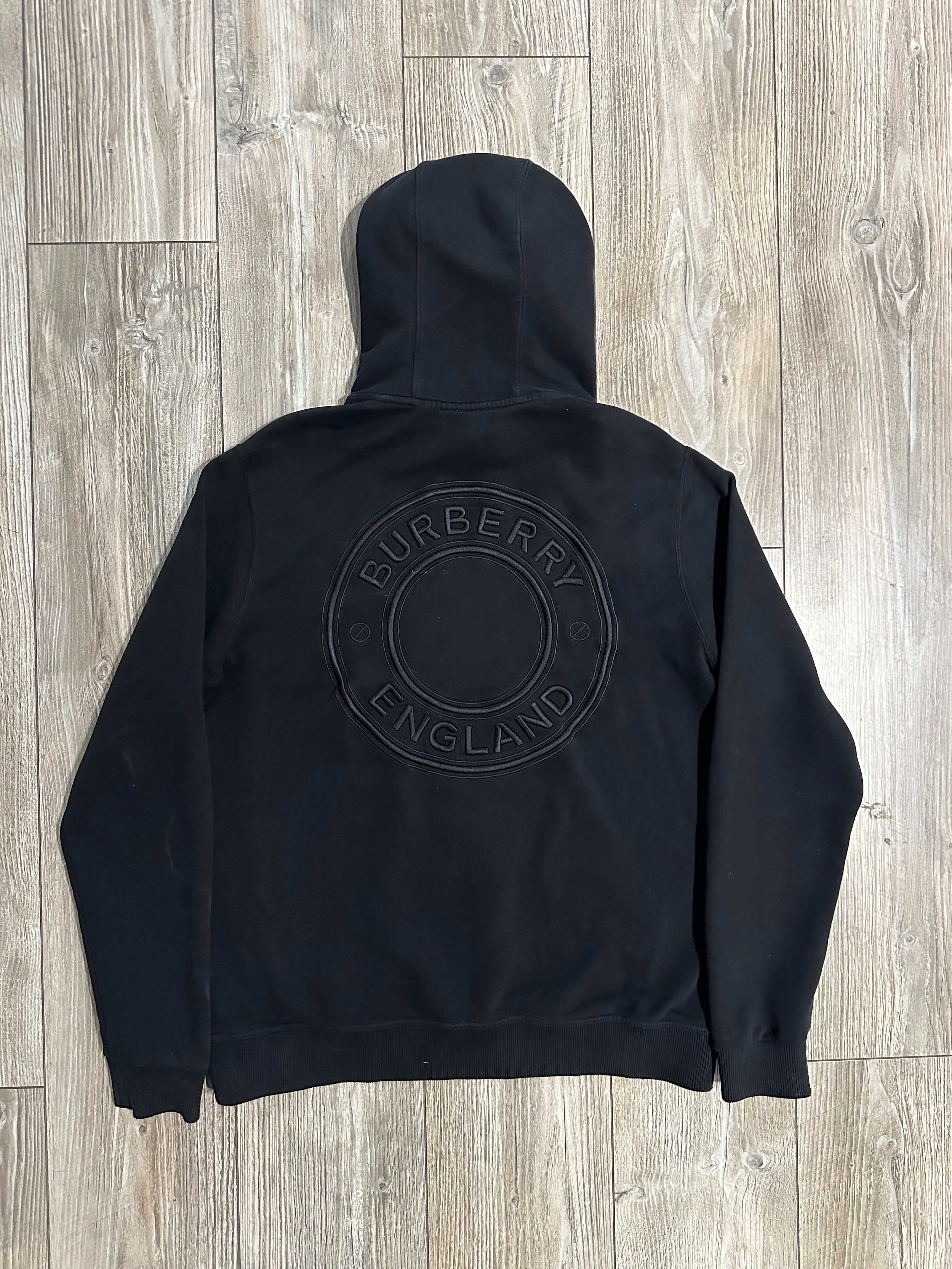 Burberry Hoodie (Fittaa M)