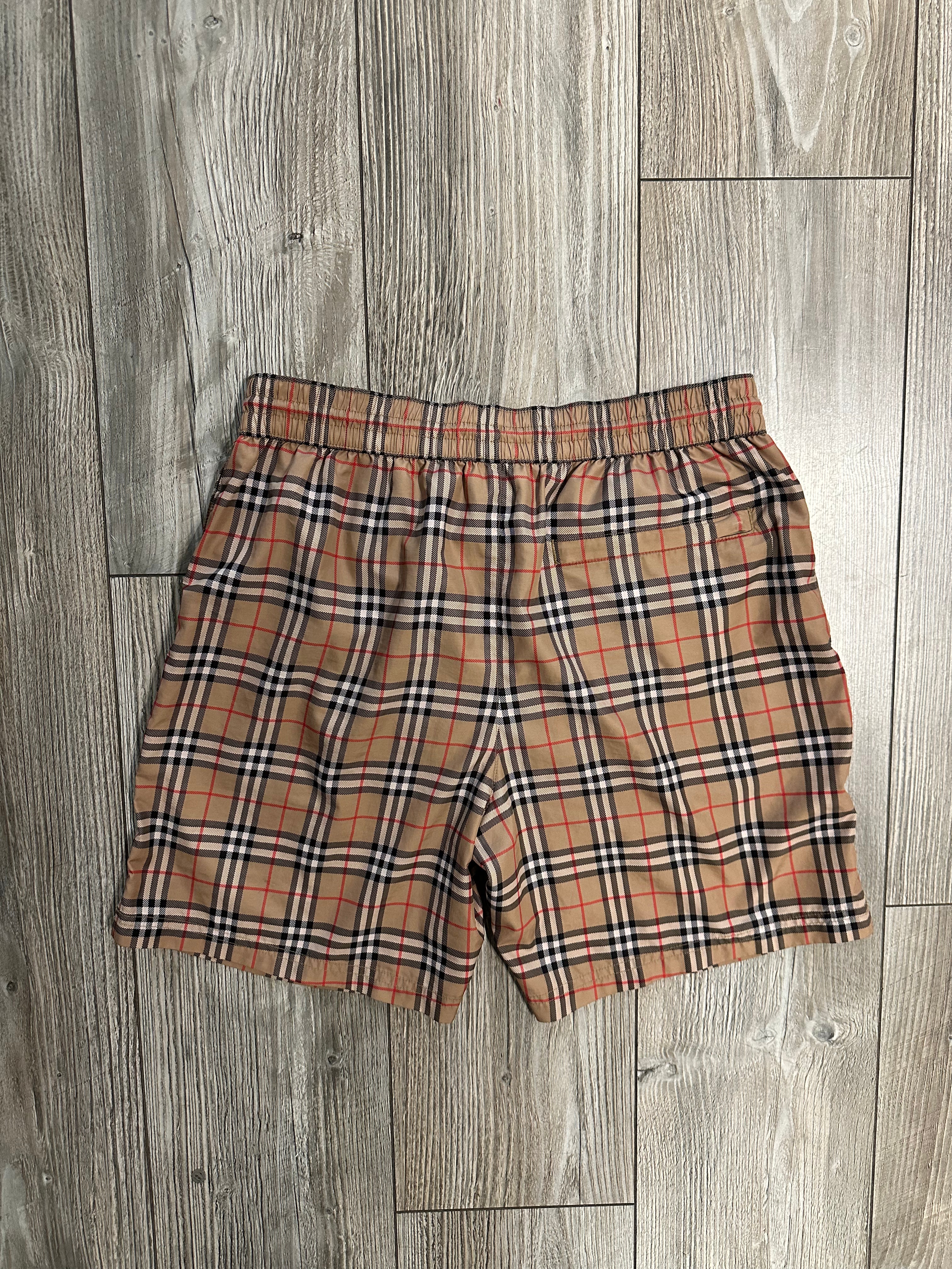 Burberry Shorts (Fittaa S)