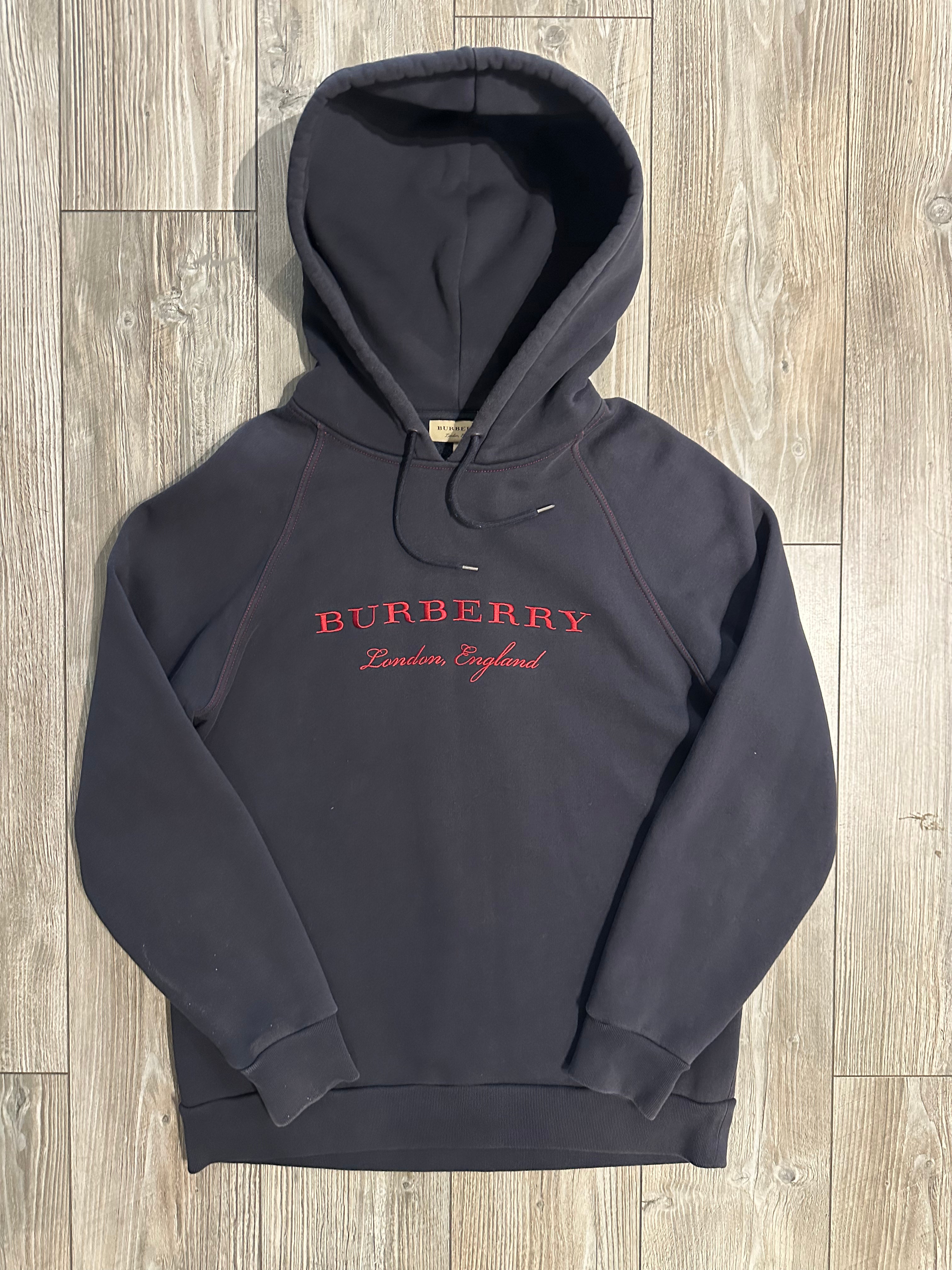 Burberry Hoodie (Fittaa XL)