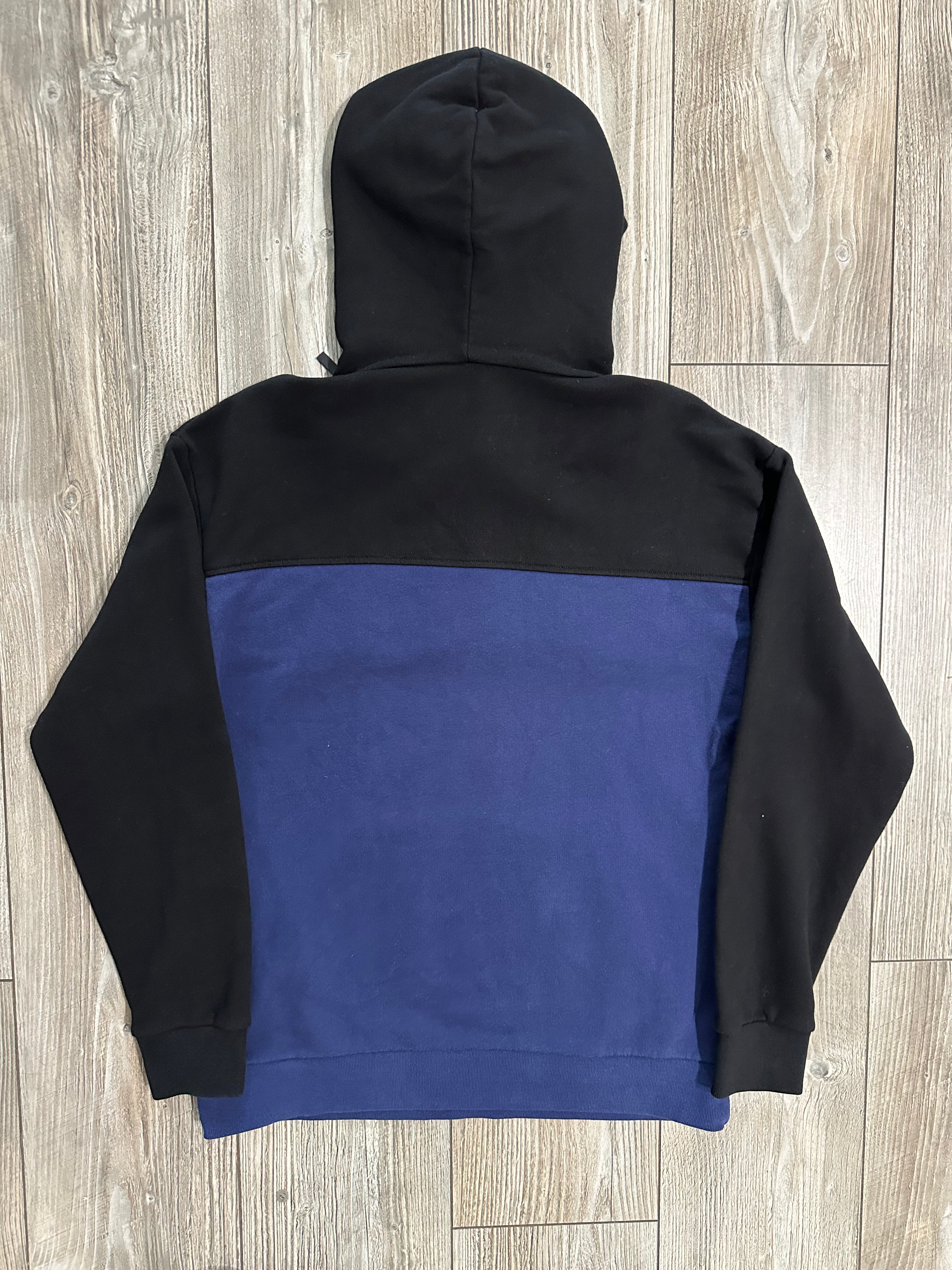 Givenchy Hoodie (Fittaa S)