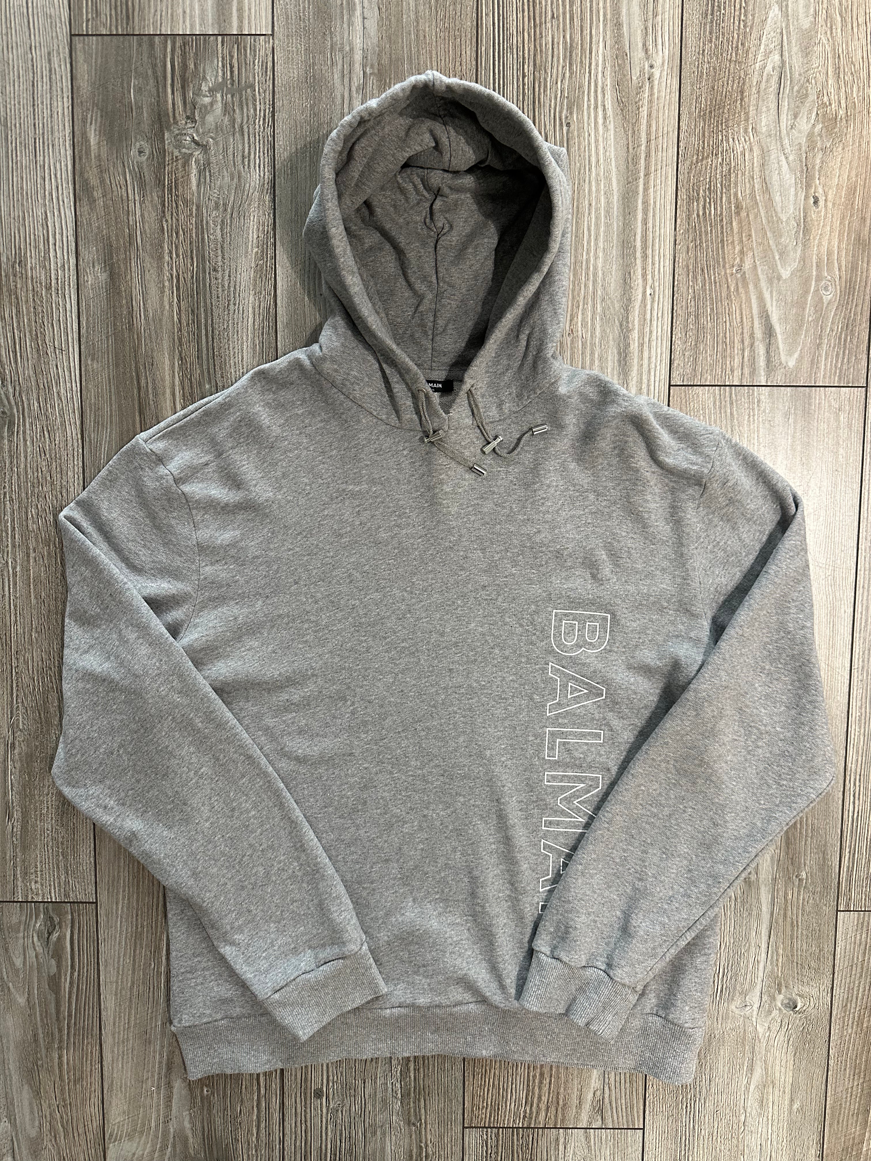 Balmain Hoodie (Fittaa XL)