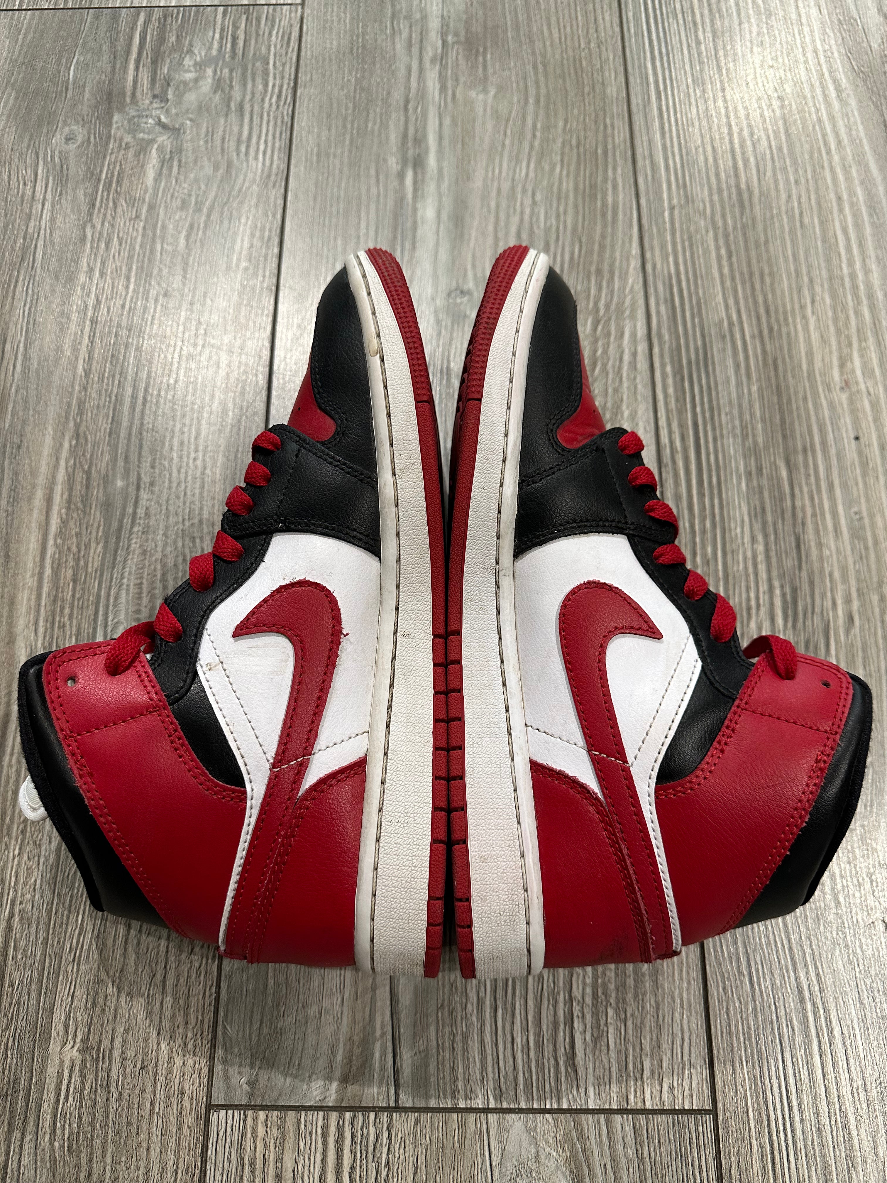 Jordan 1 Mid (EU 41)