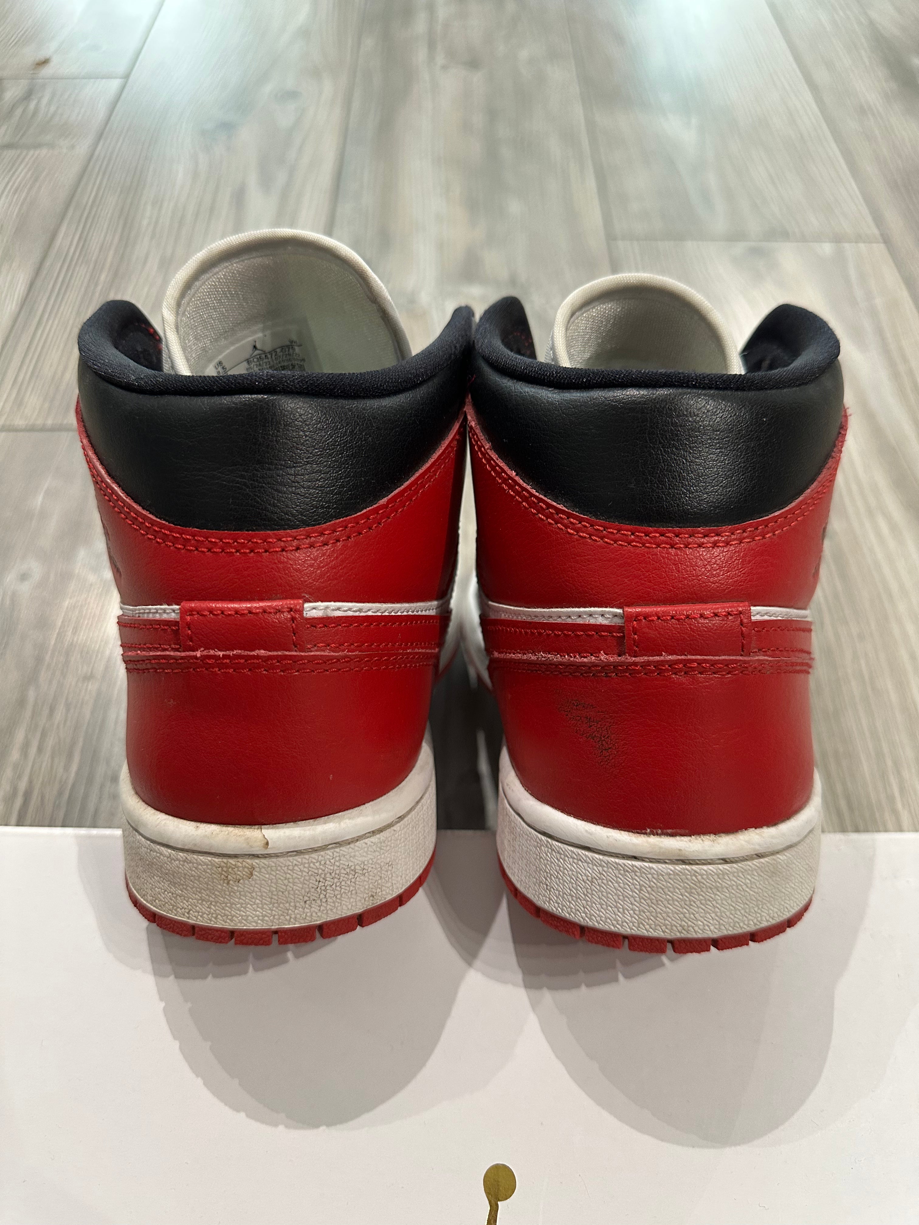 Jordan 1 Mid (EU 41)