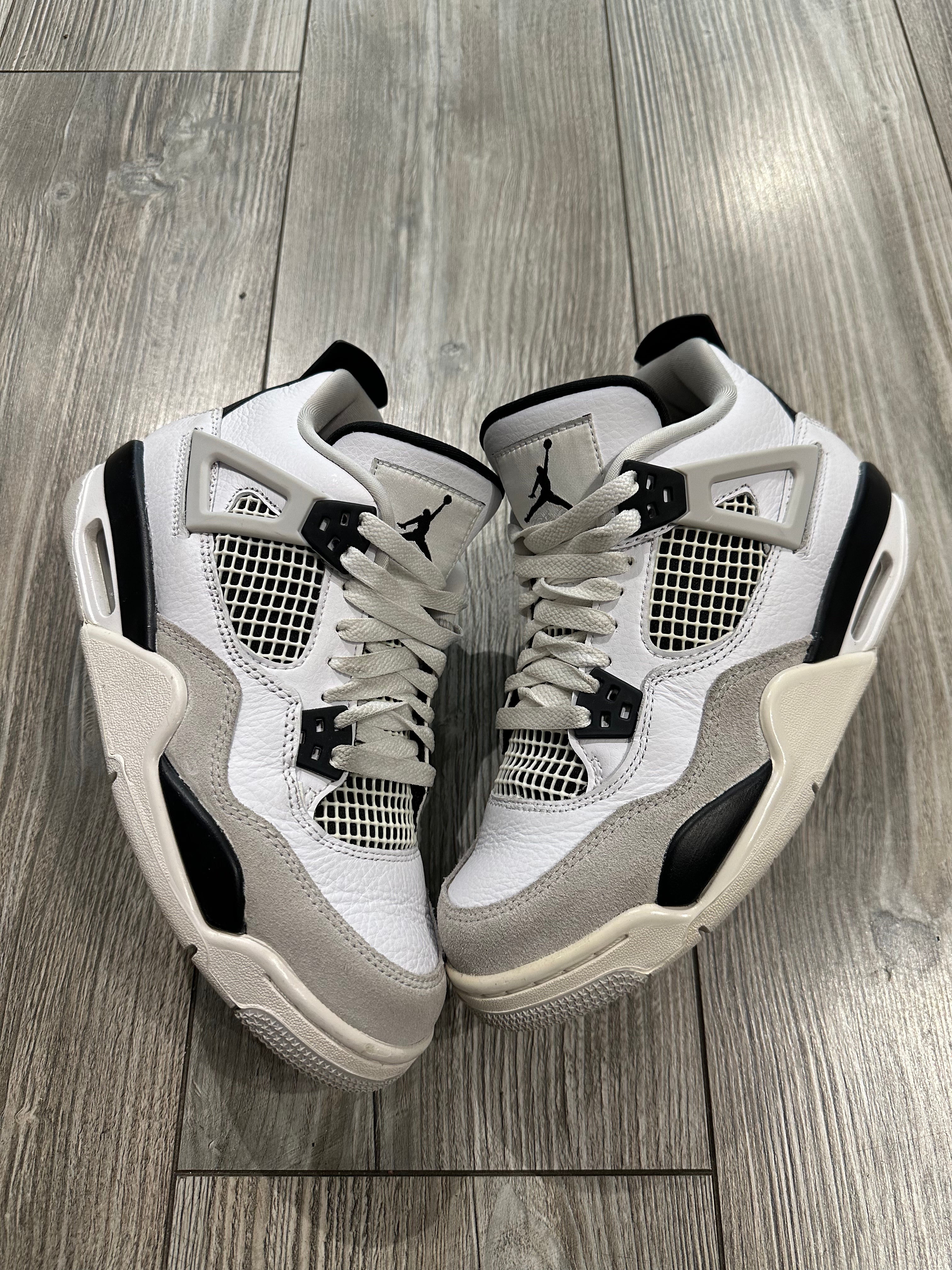 Jordan 4 Military Black (EU 38.5)