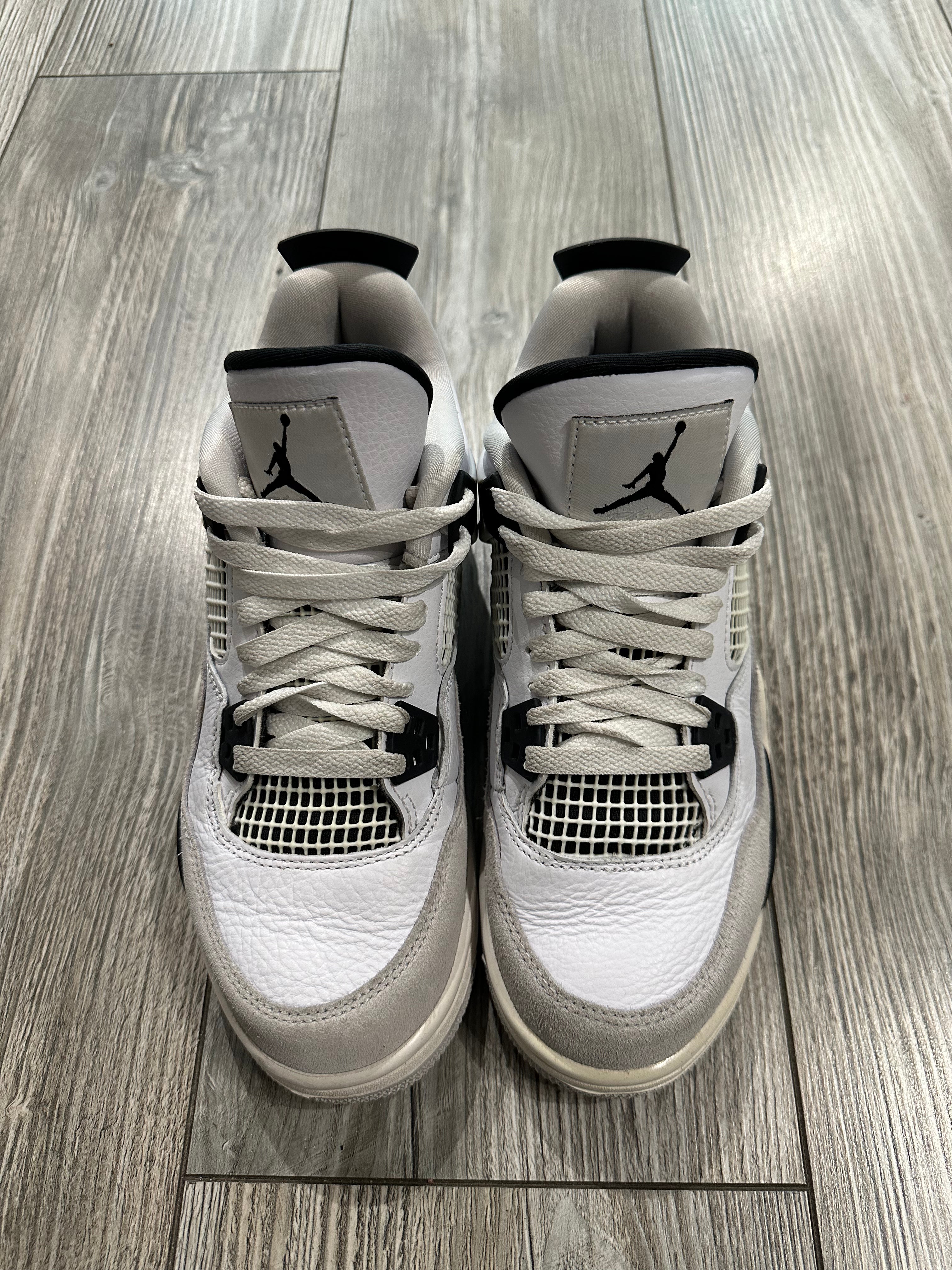 Jordan 4 Military Black (EU 38.5)