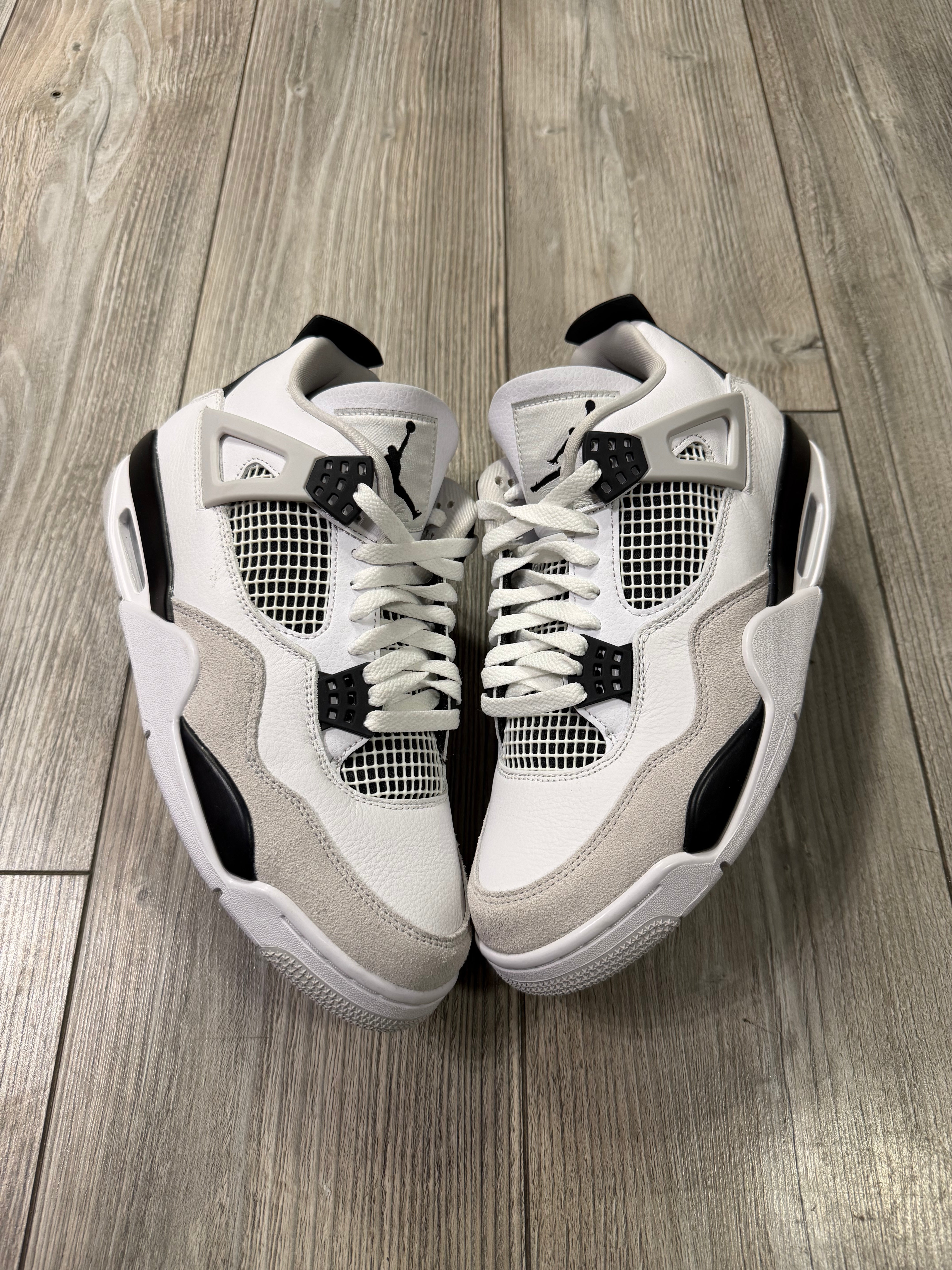 Jordan 4 Military Black (EU43)