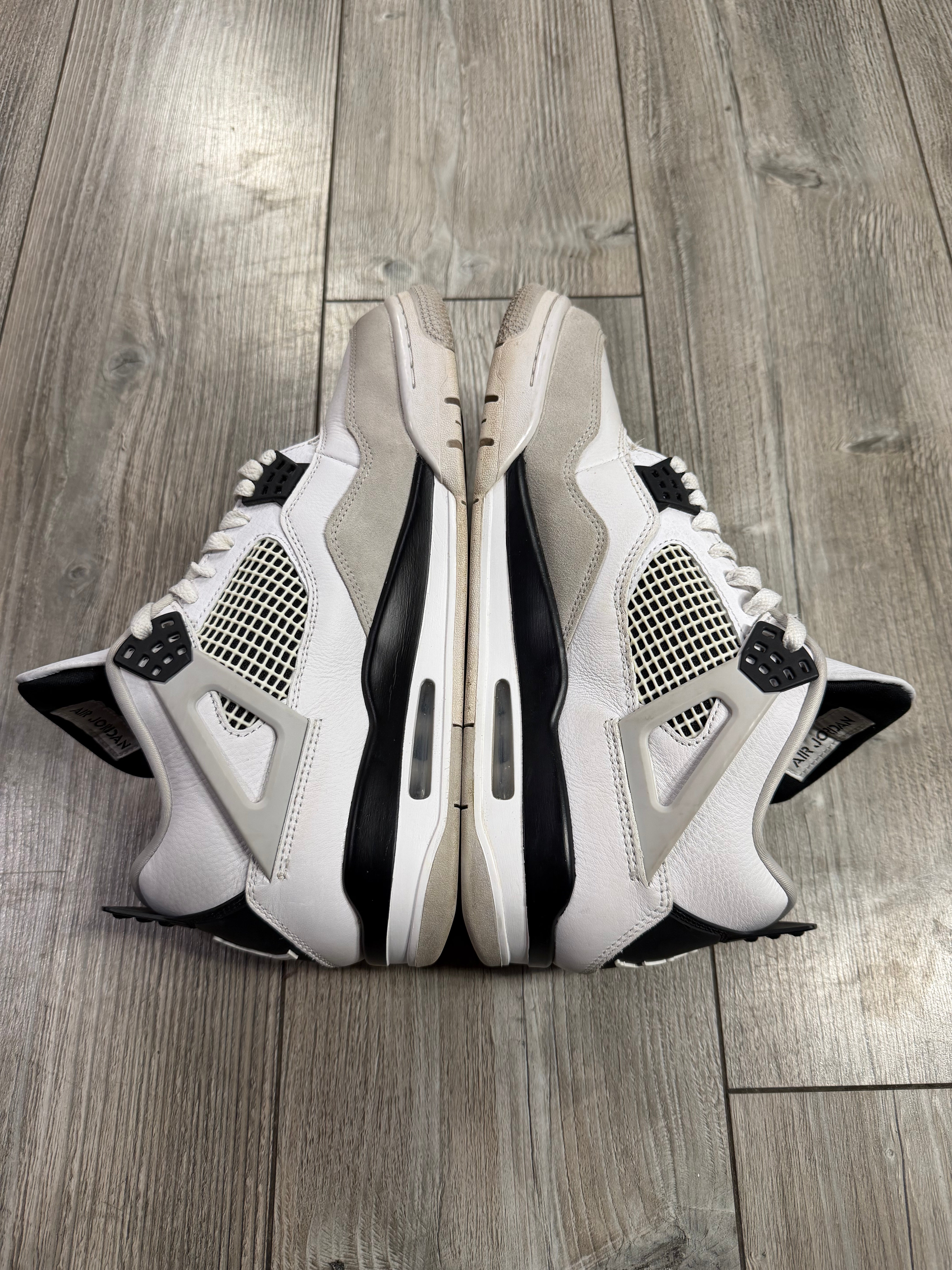 Air Jordan 4 Retro Military Black (EU44.5)